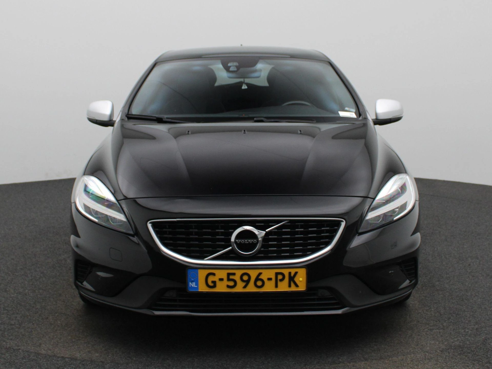 Volvo-V40-image-2