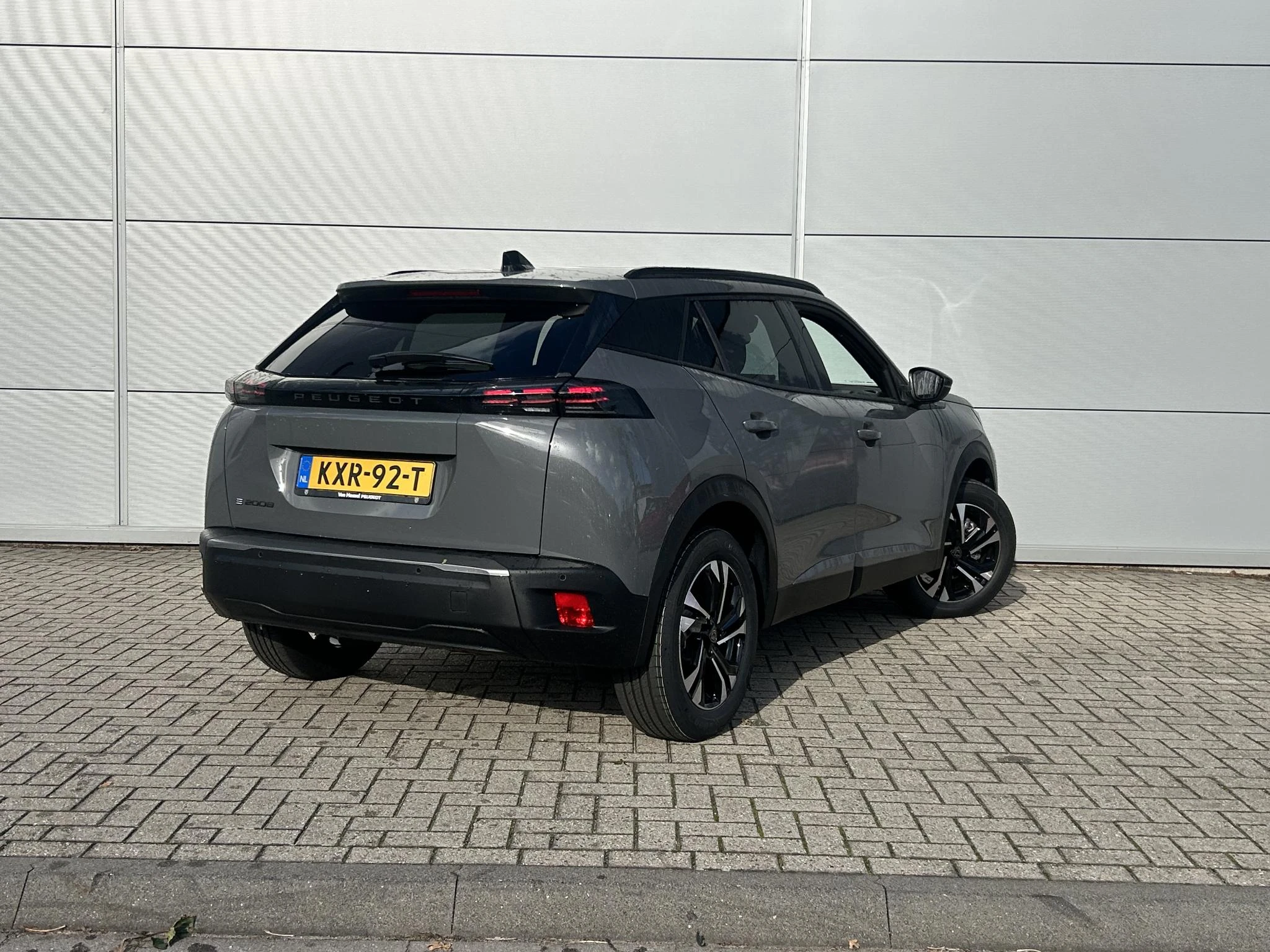 Peugeot e-2008
