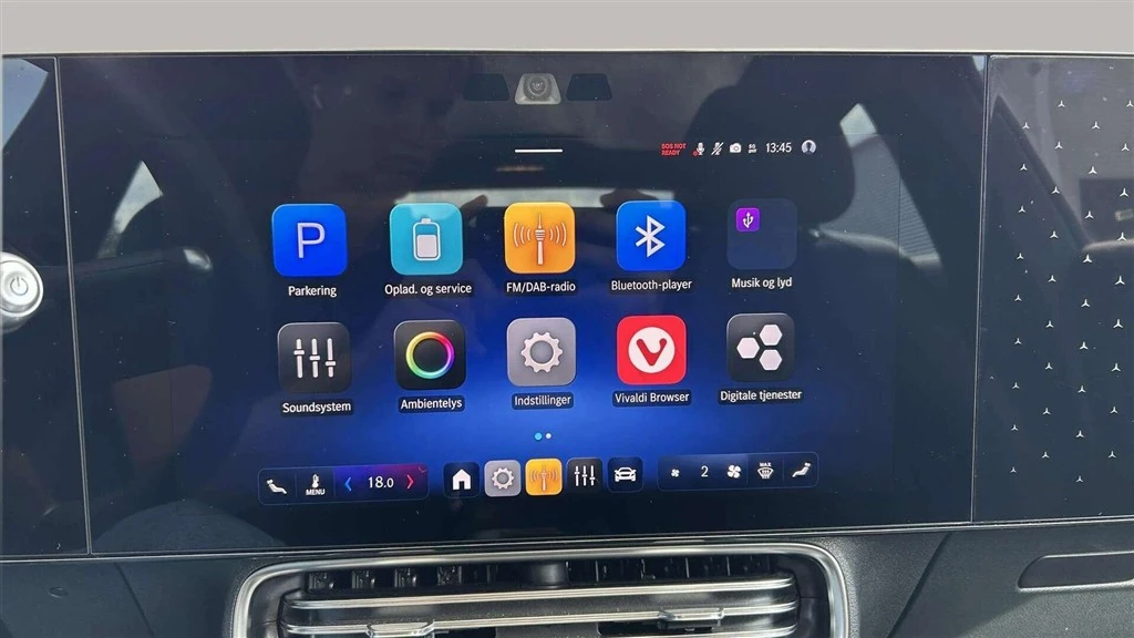 Mercedes-Benz-CLA-image-13