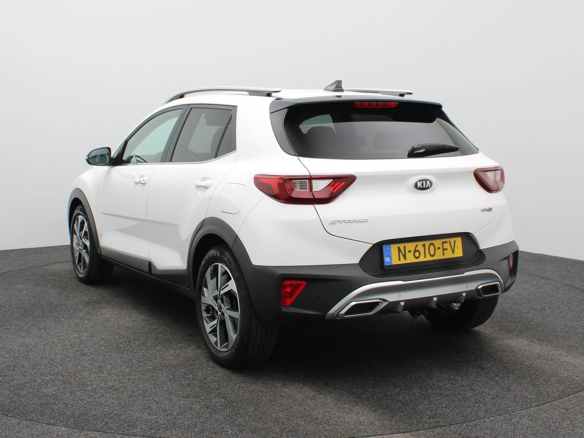 Kia-Stonic-image-1