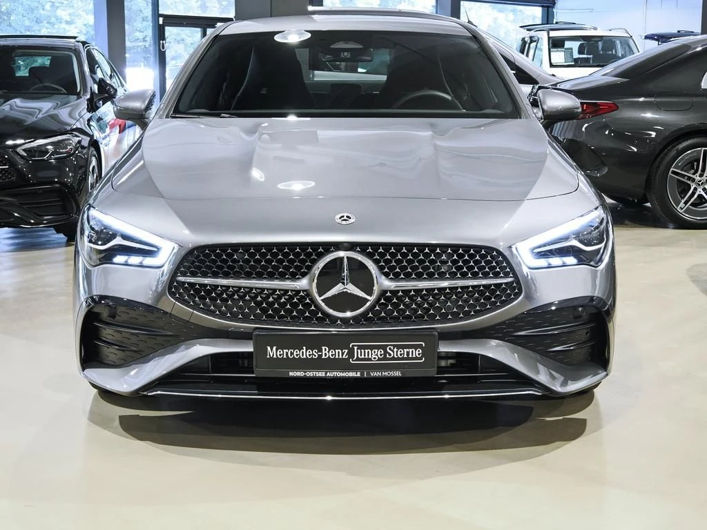 Mercedes-Benz-CLA 200 d-image-3
