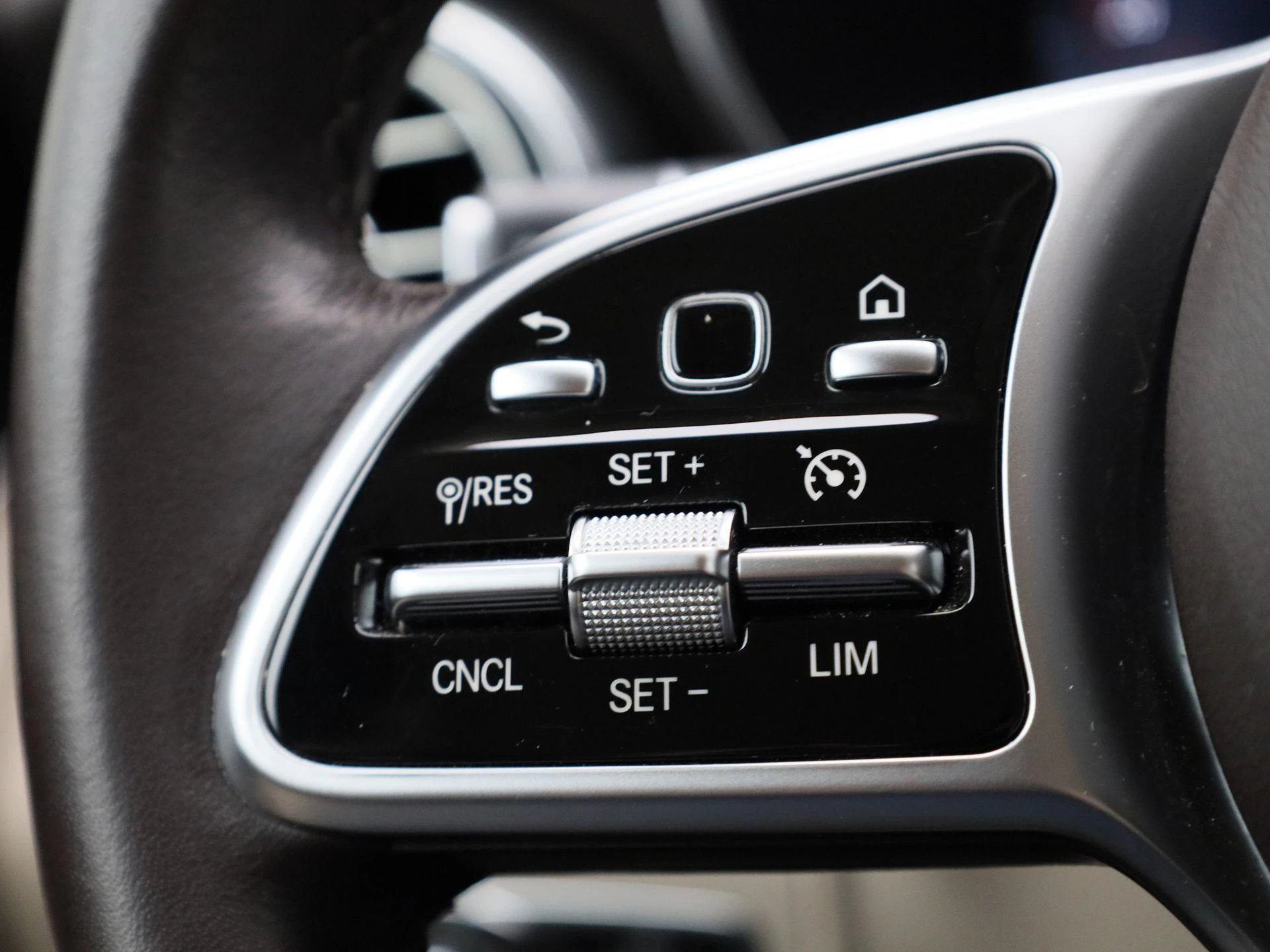 Mercedes-Benz GLC 300e 4MATIC Business Solution