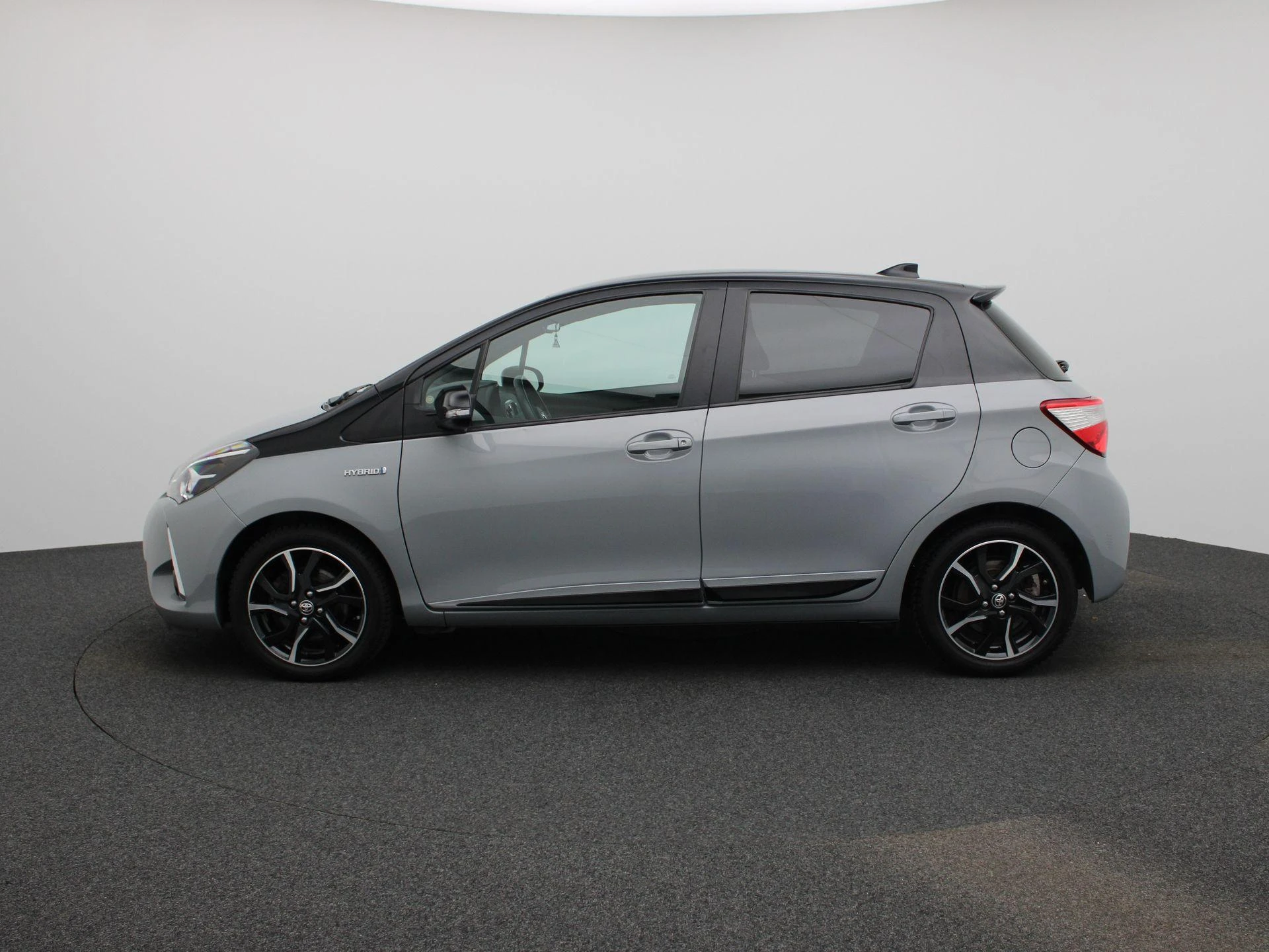 Toyota-Yaris-image-4