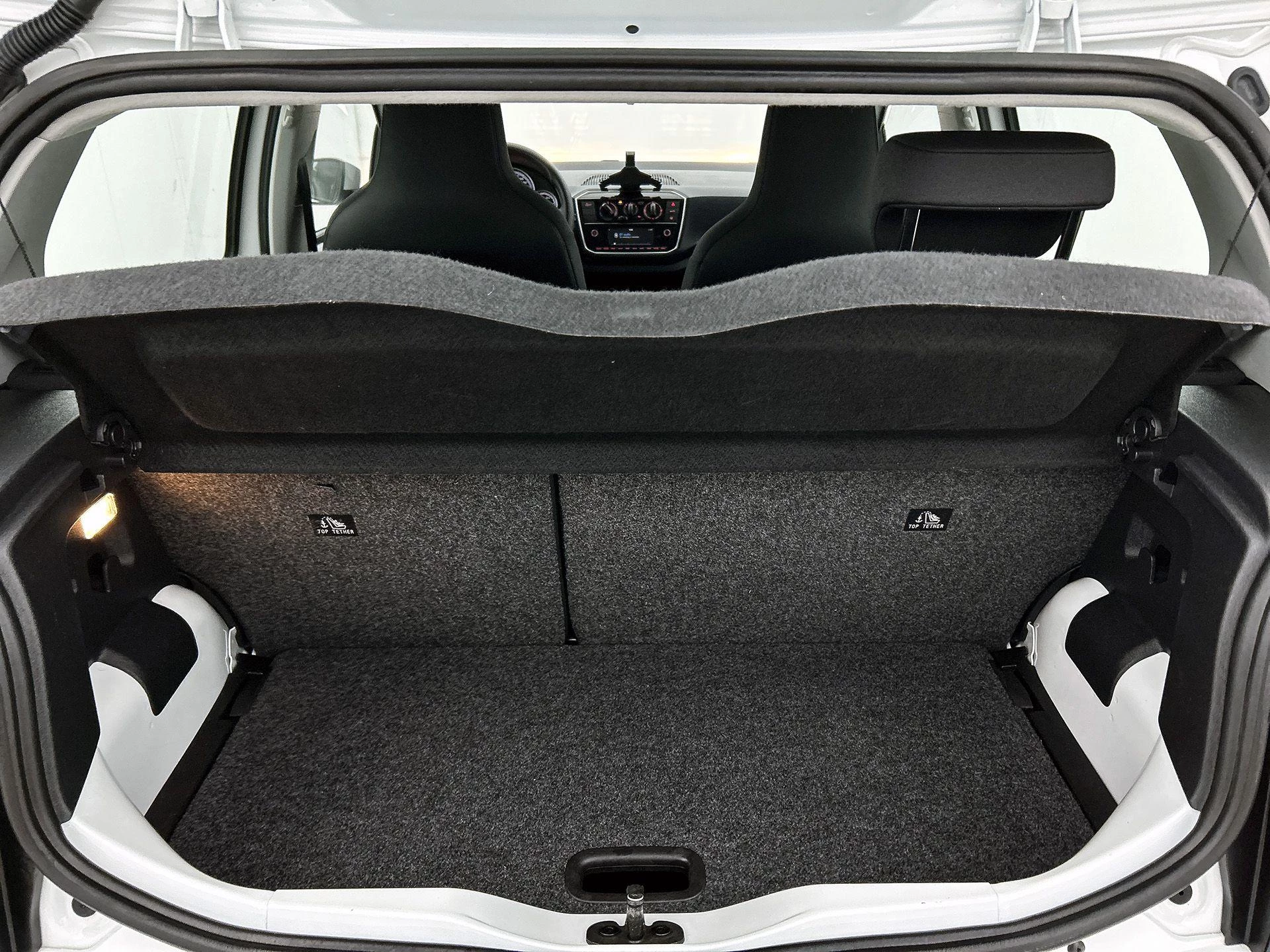 Volkswagen-up!-image-17