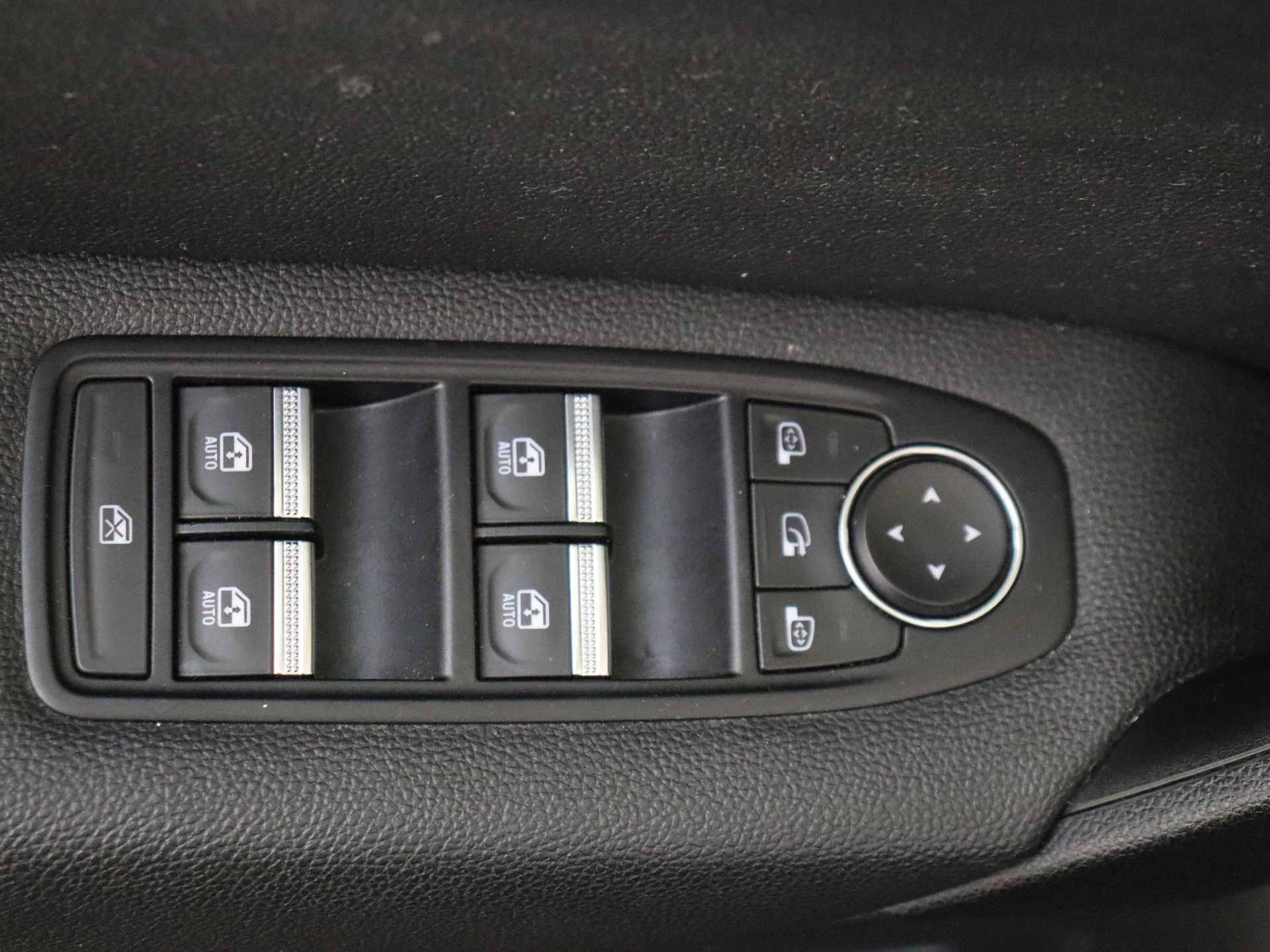 Renault-Captur-image-23