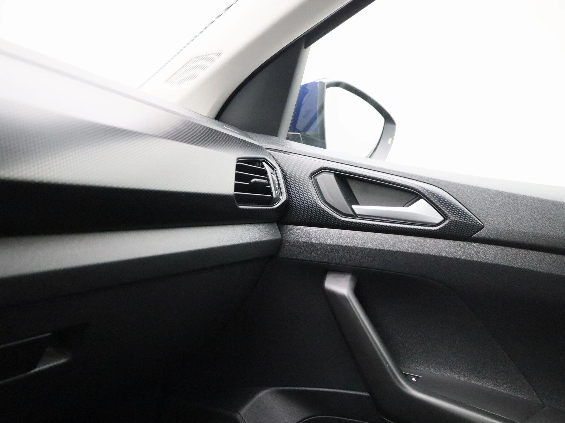 Volkswagen-T-Cross-image-21