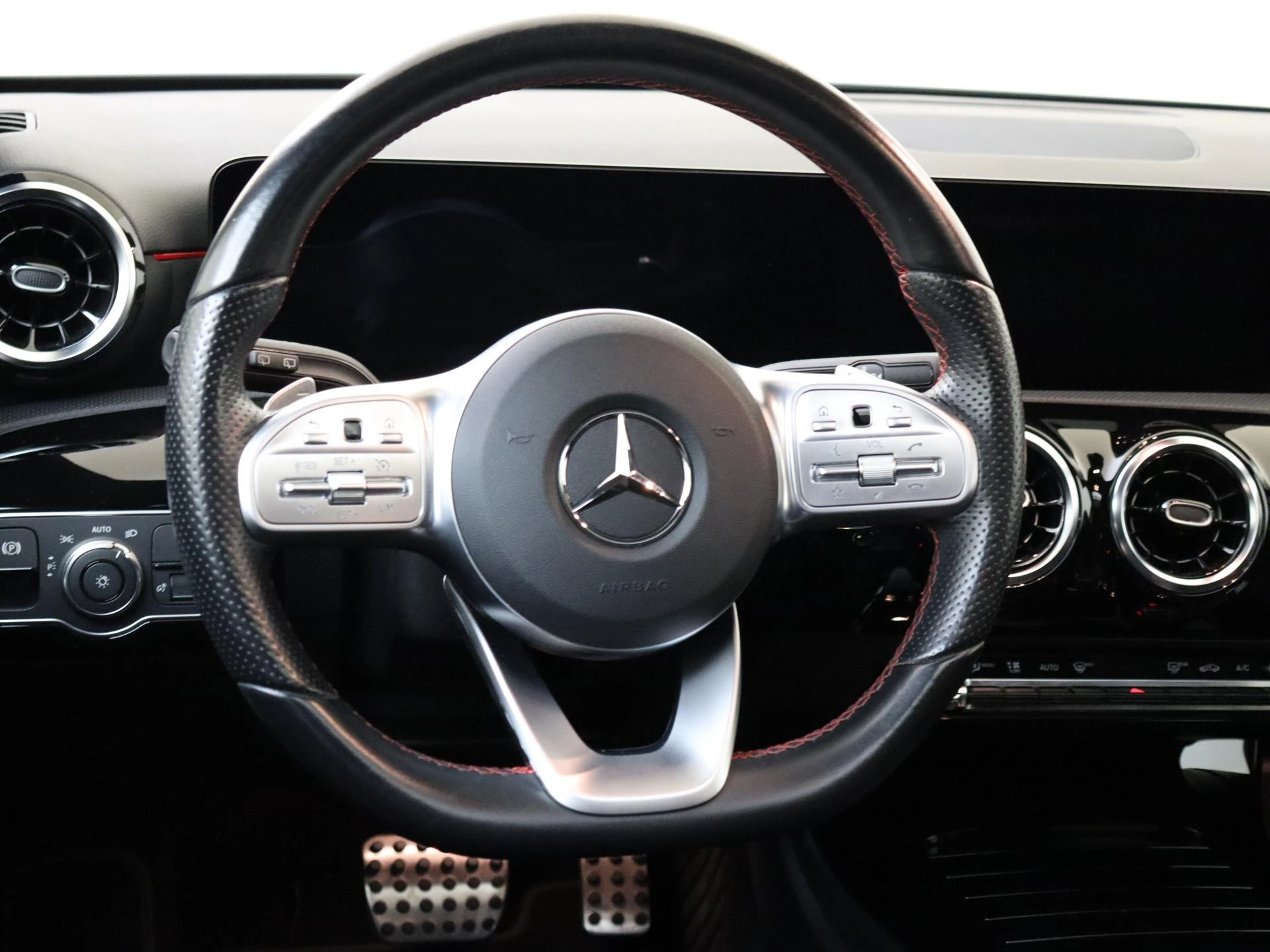 Mercedes-Benz-A-Klasse-image-9