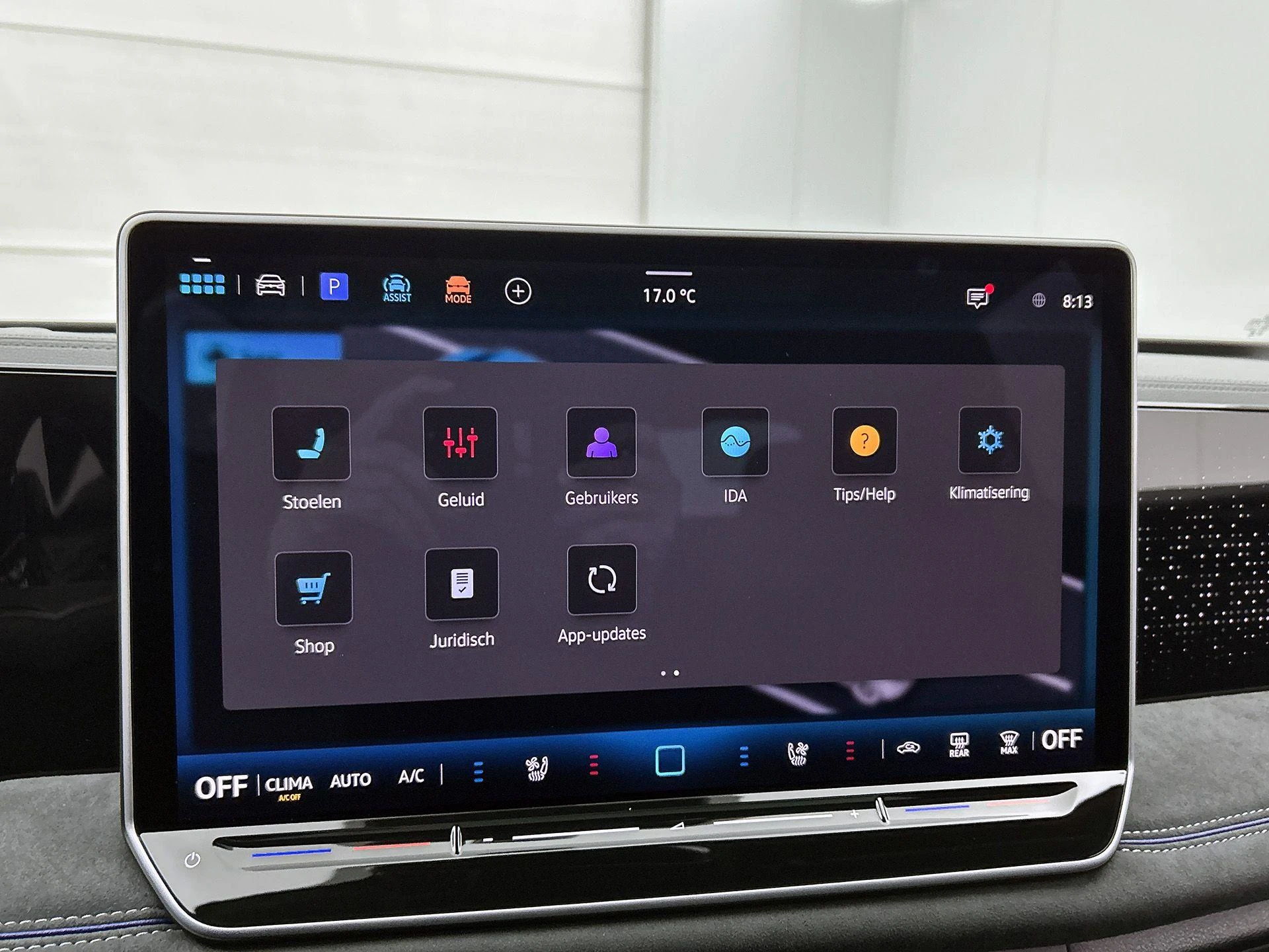 Volkswagen-Tiguan-image-12