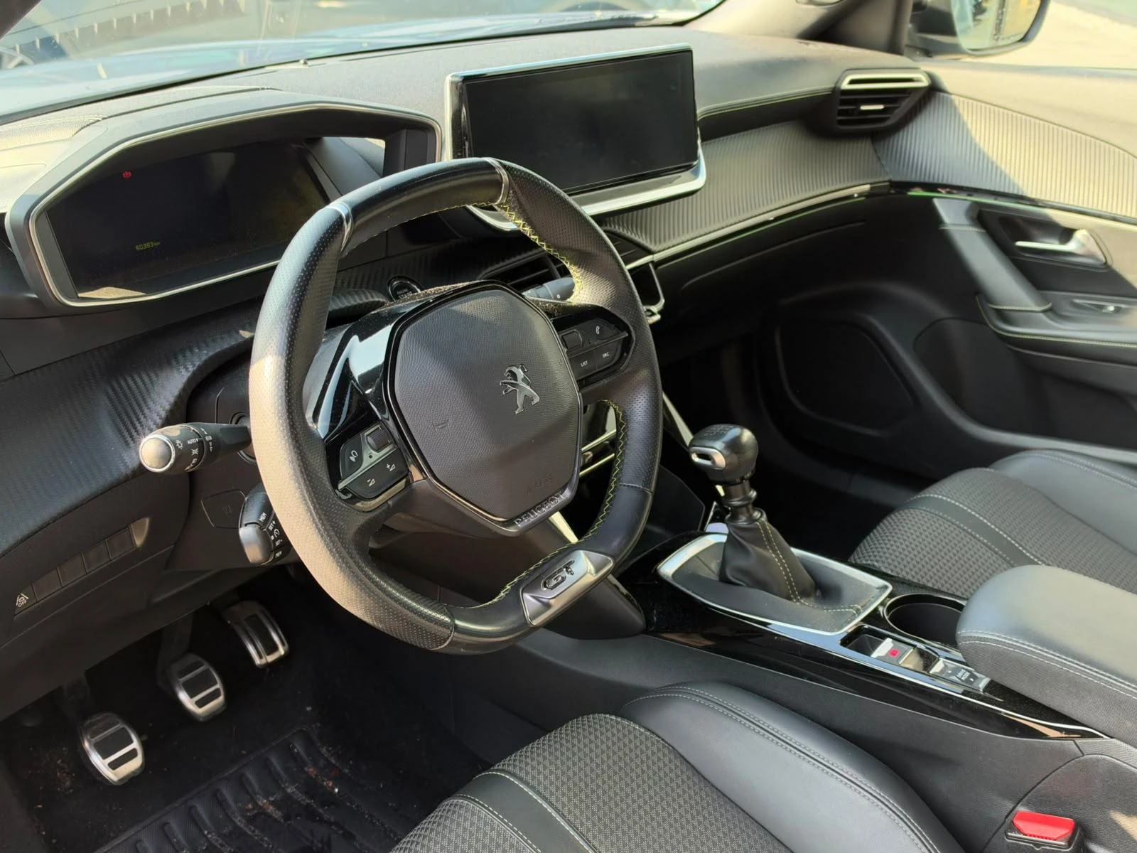 Peugeot-2008-image-2
