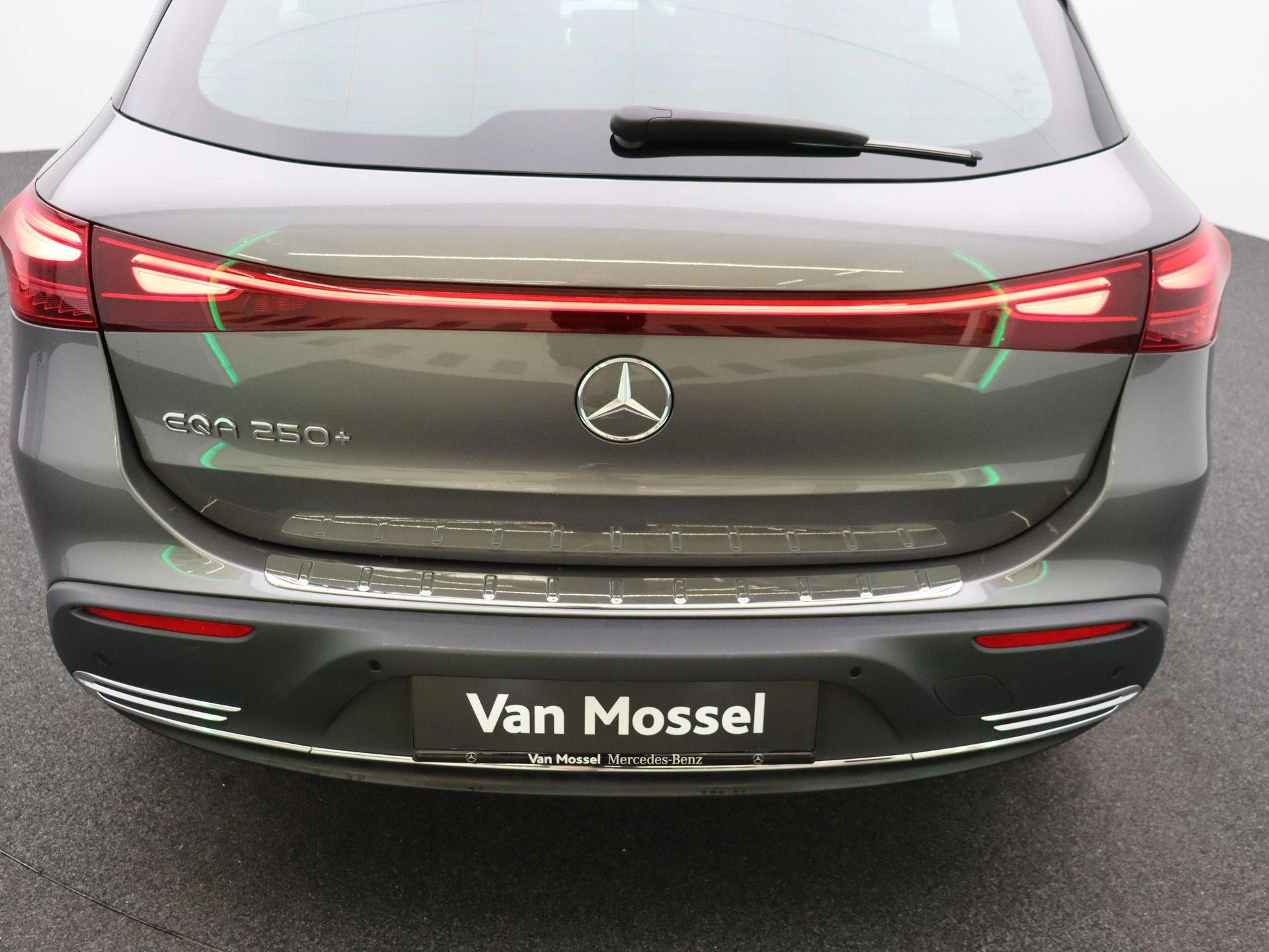 Mercedes-Benz-EQA-image-19