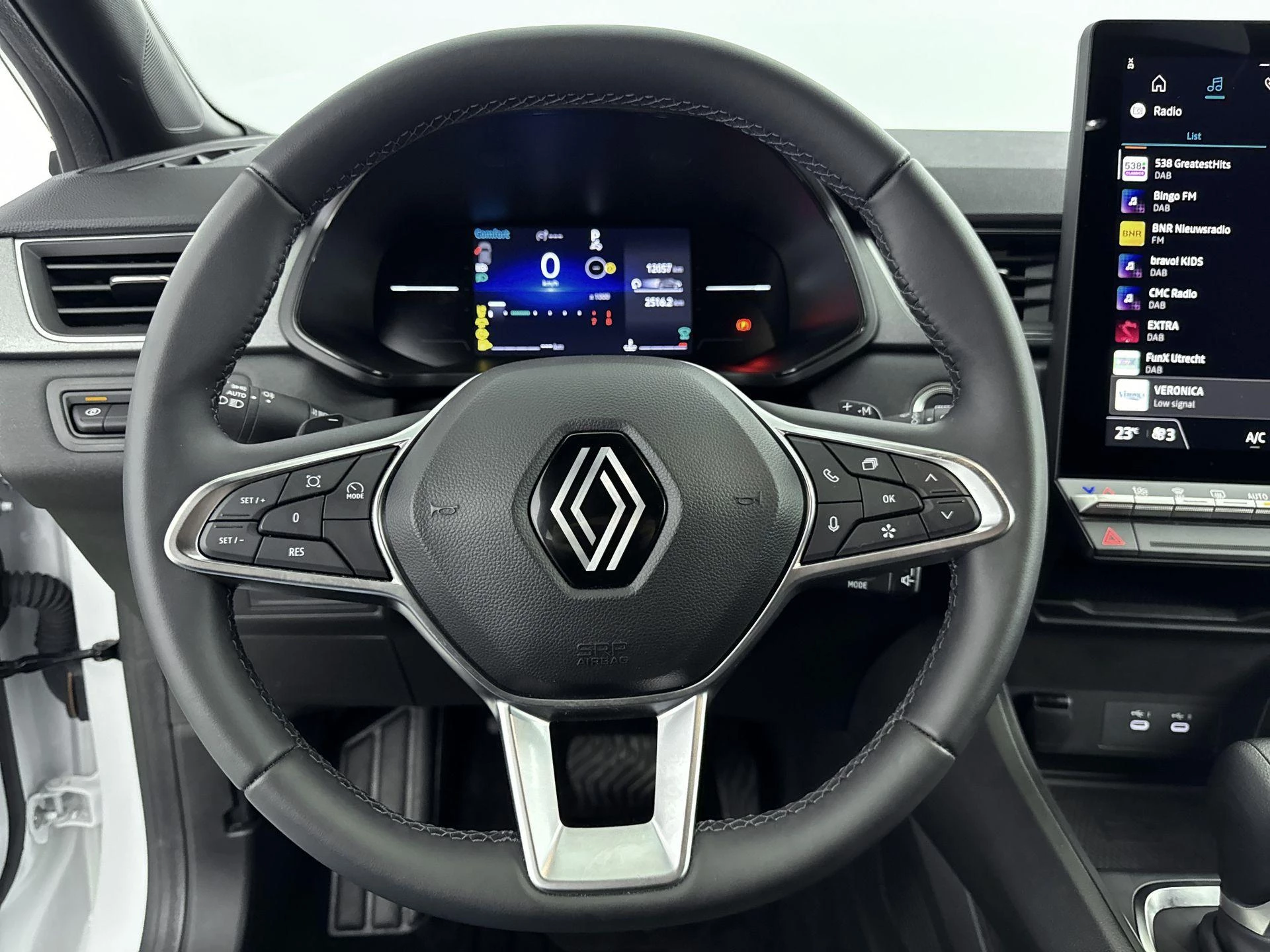 Renault-Captur-image-12