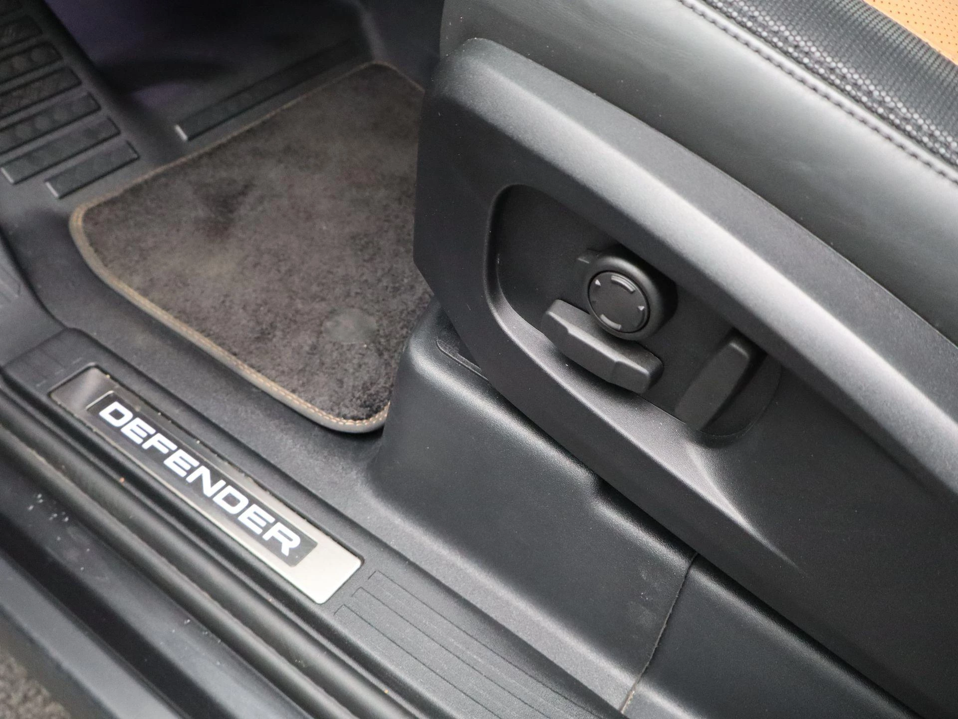 Land Rover-Defender-image-26