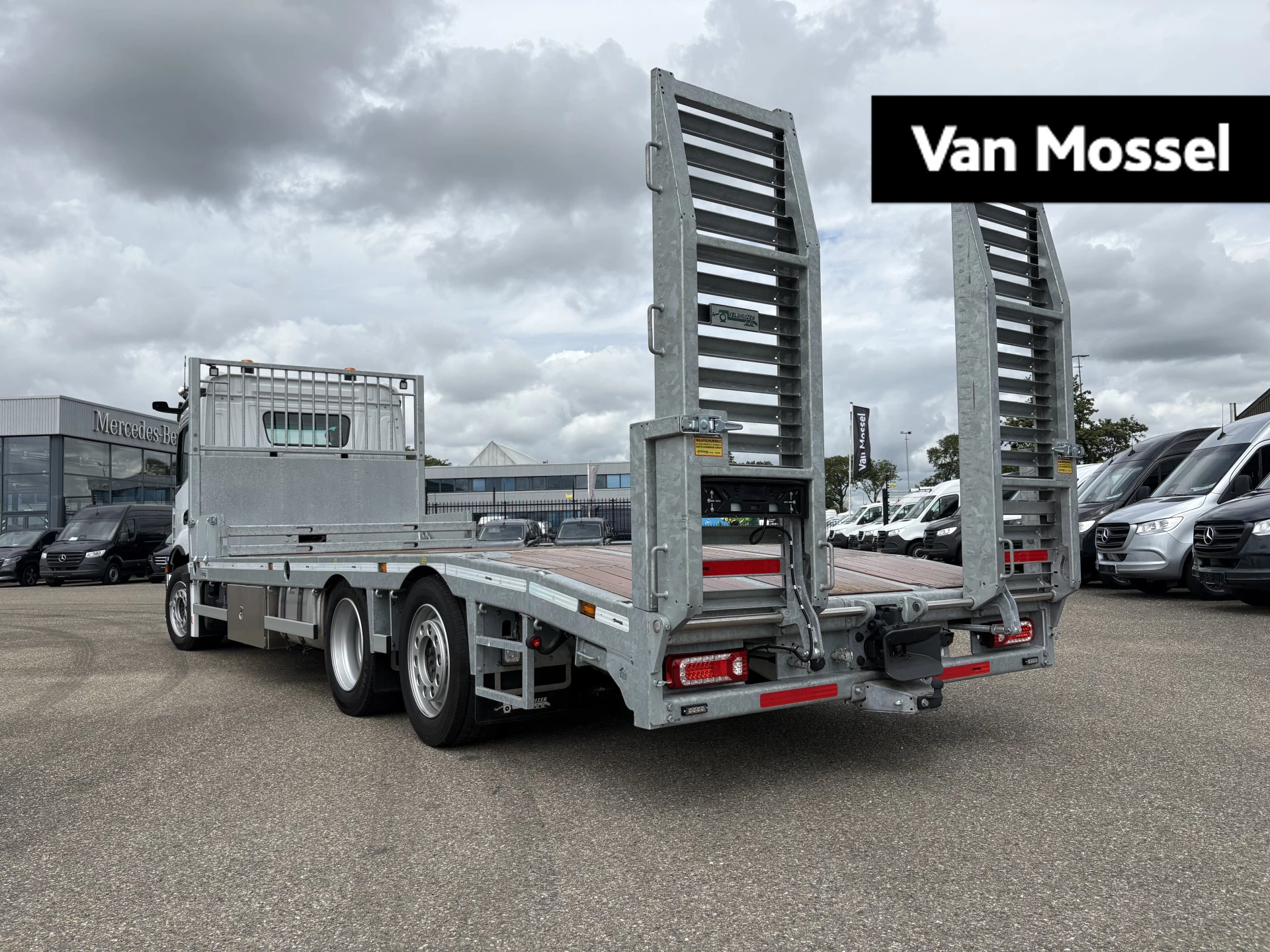 Mercedes-Benz-Actros-image-2