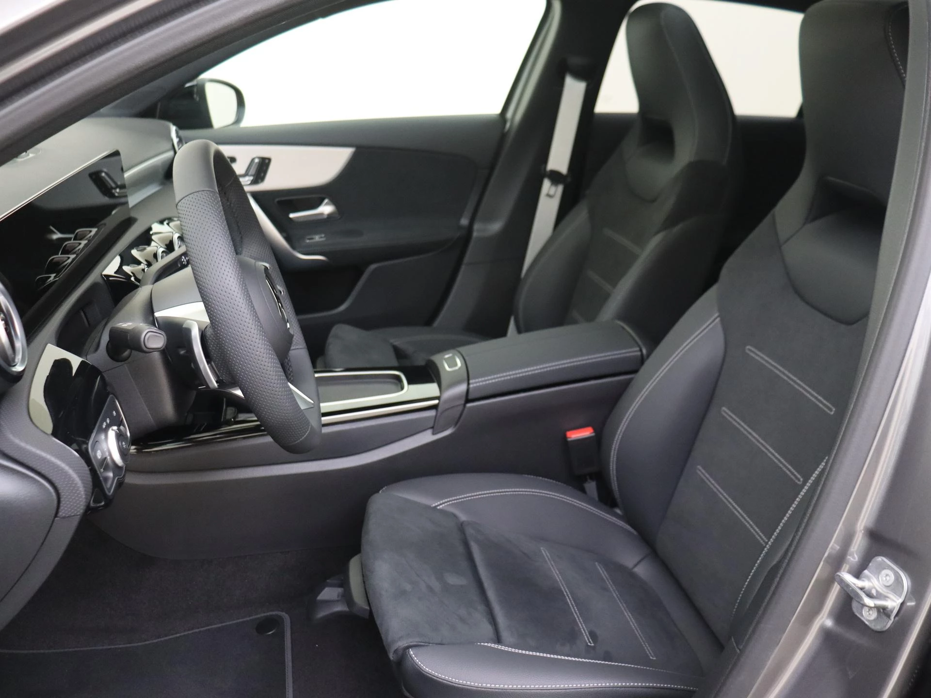 Mercedes-Benz-A-Klasse-image-10
