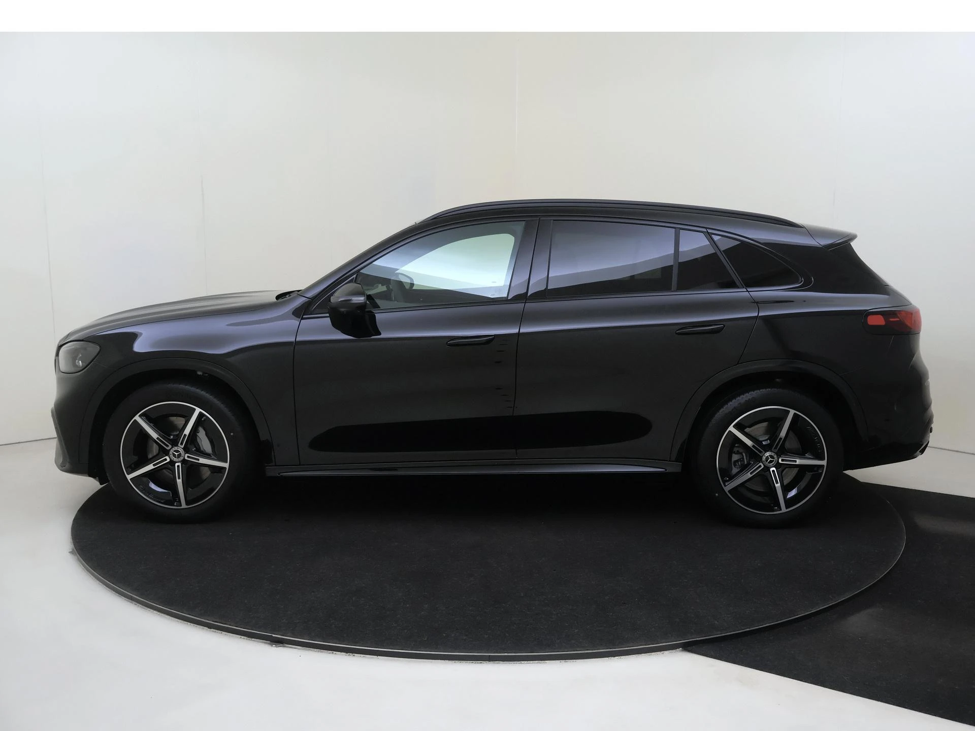 Mercedes-Benz-GLC-image-6