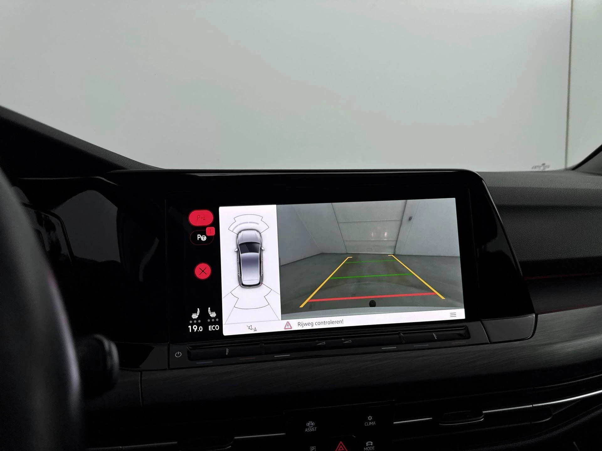Volkswagen-Golf-image-11