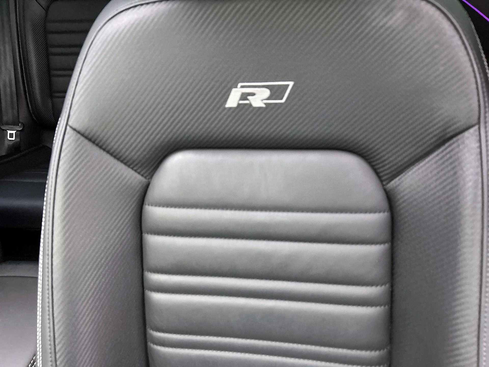 Volkswagen-Passat-image-15