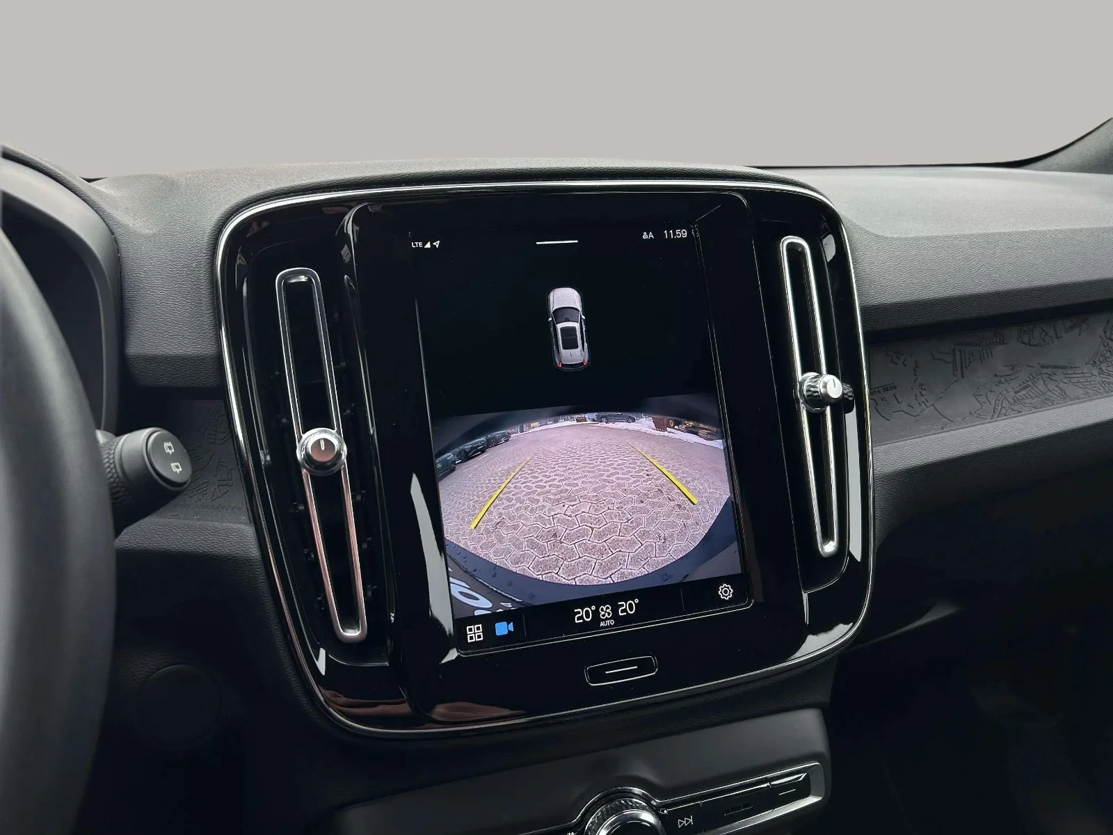 Volvo-XC40-image-16