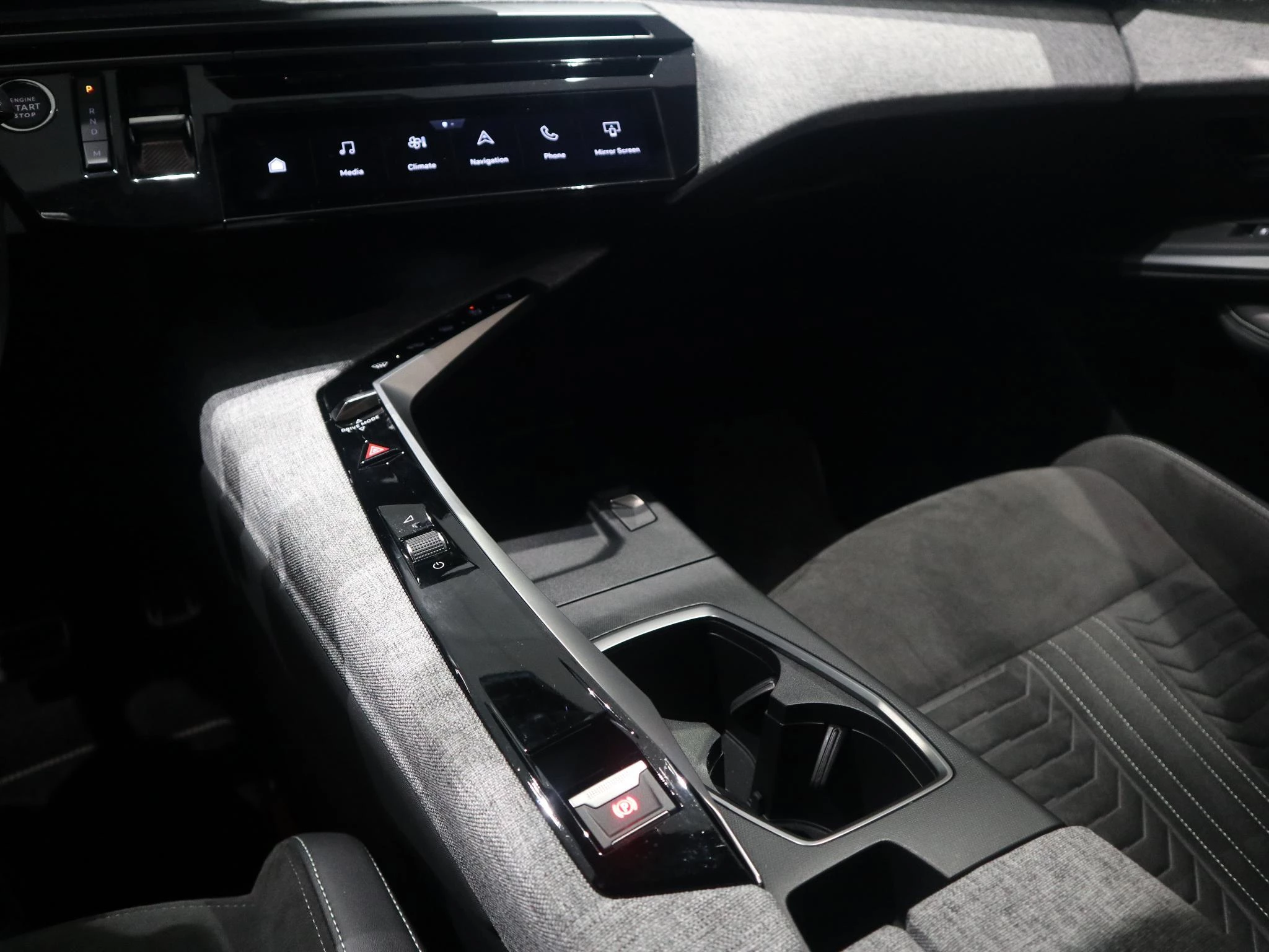 Peugeot 3008 1.2 HYBRID 145 e-DSC6 GT