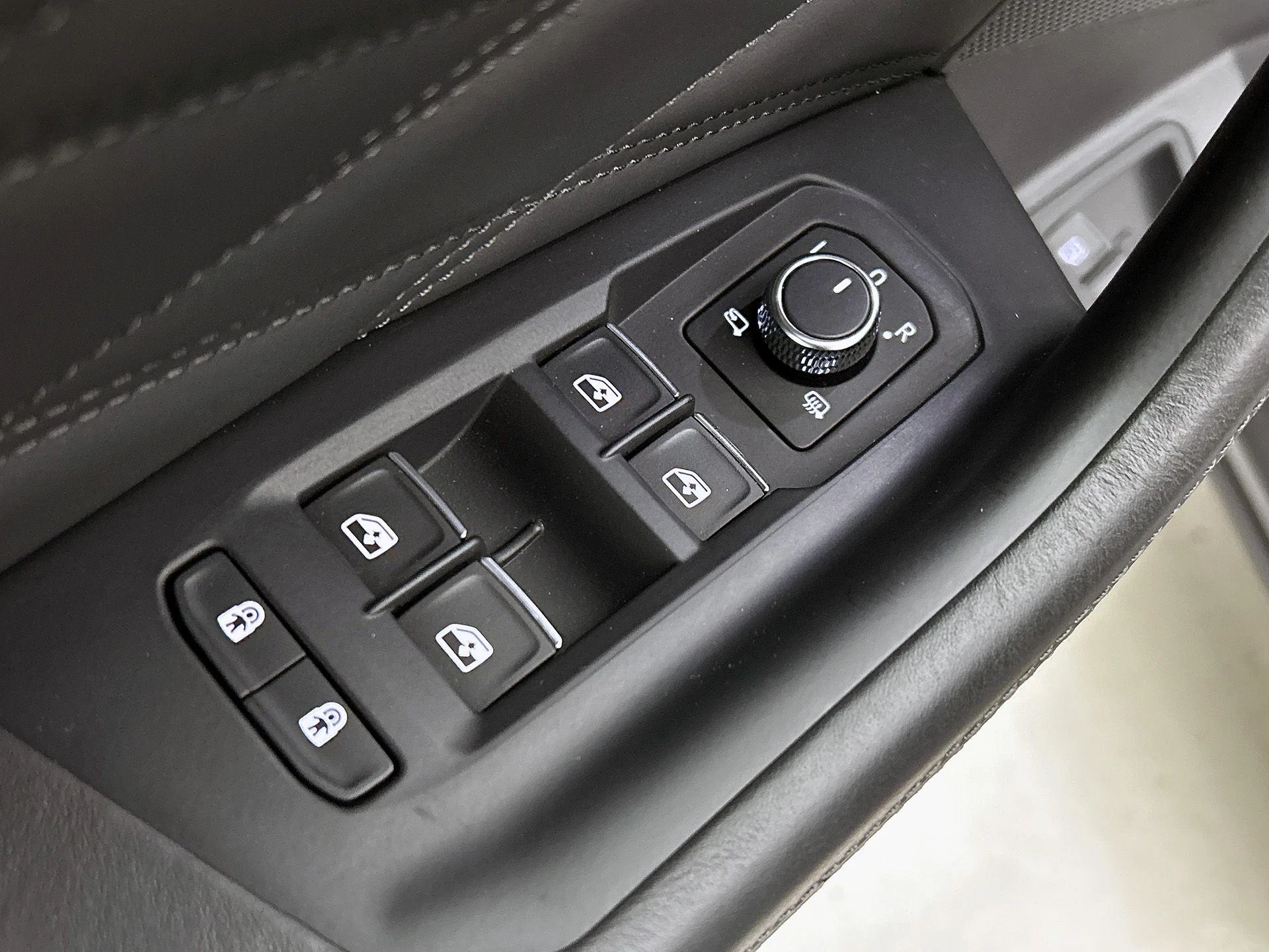Volkswagen Touareg 3.0 TSi 4MOTION R