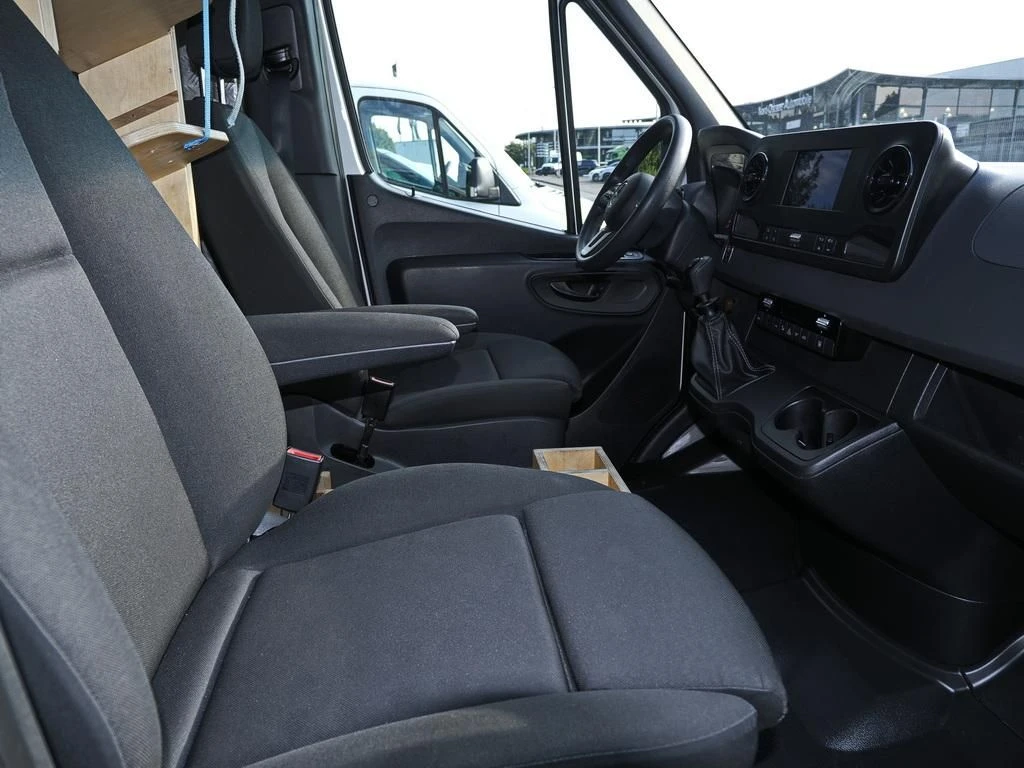 Mercedes-Benz-Sprinter 317-image-12