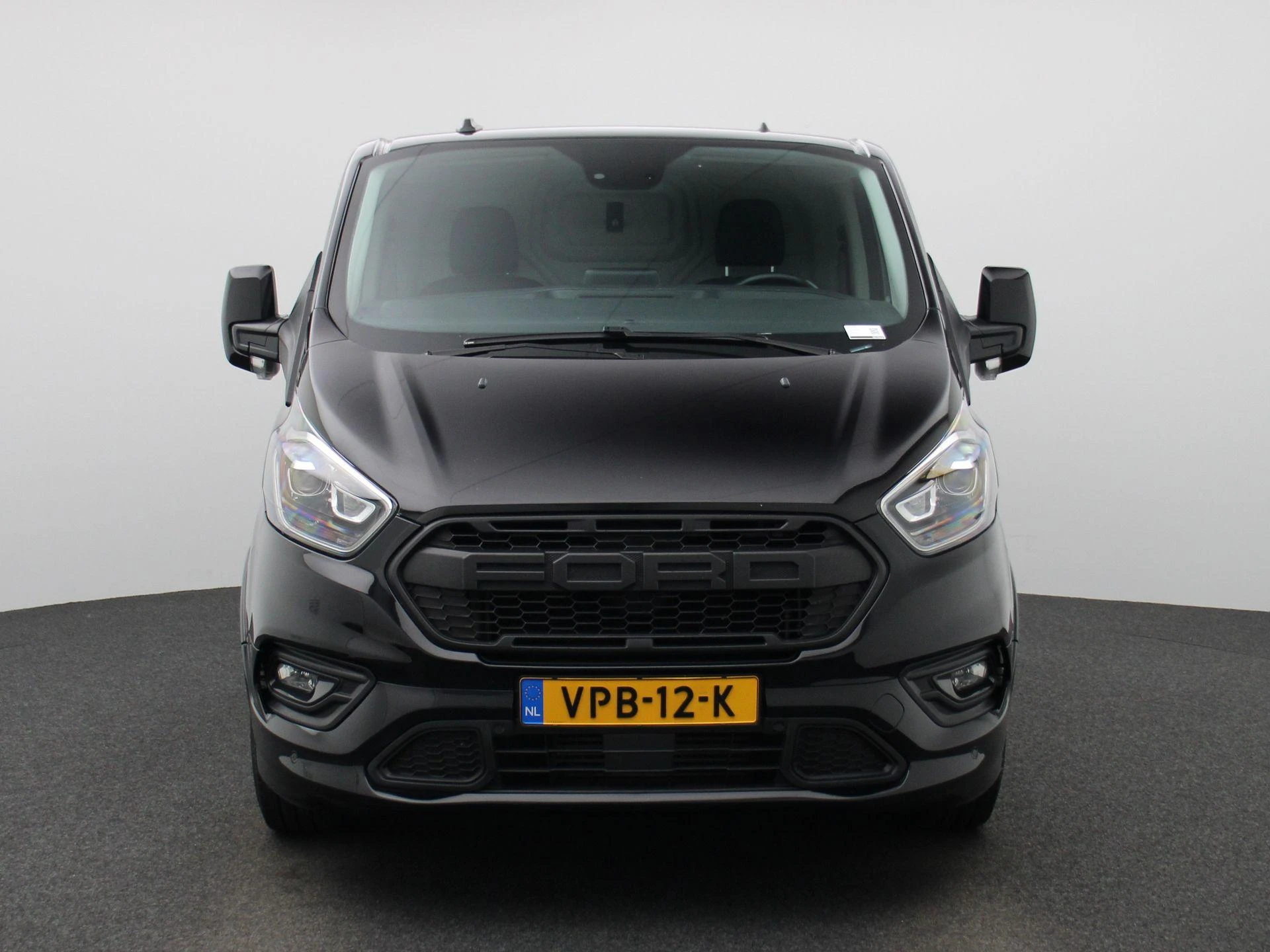 Ford-Transit Custom-image-2
