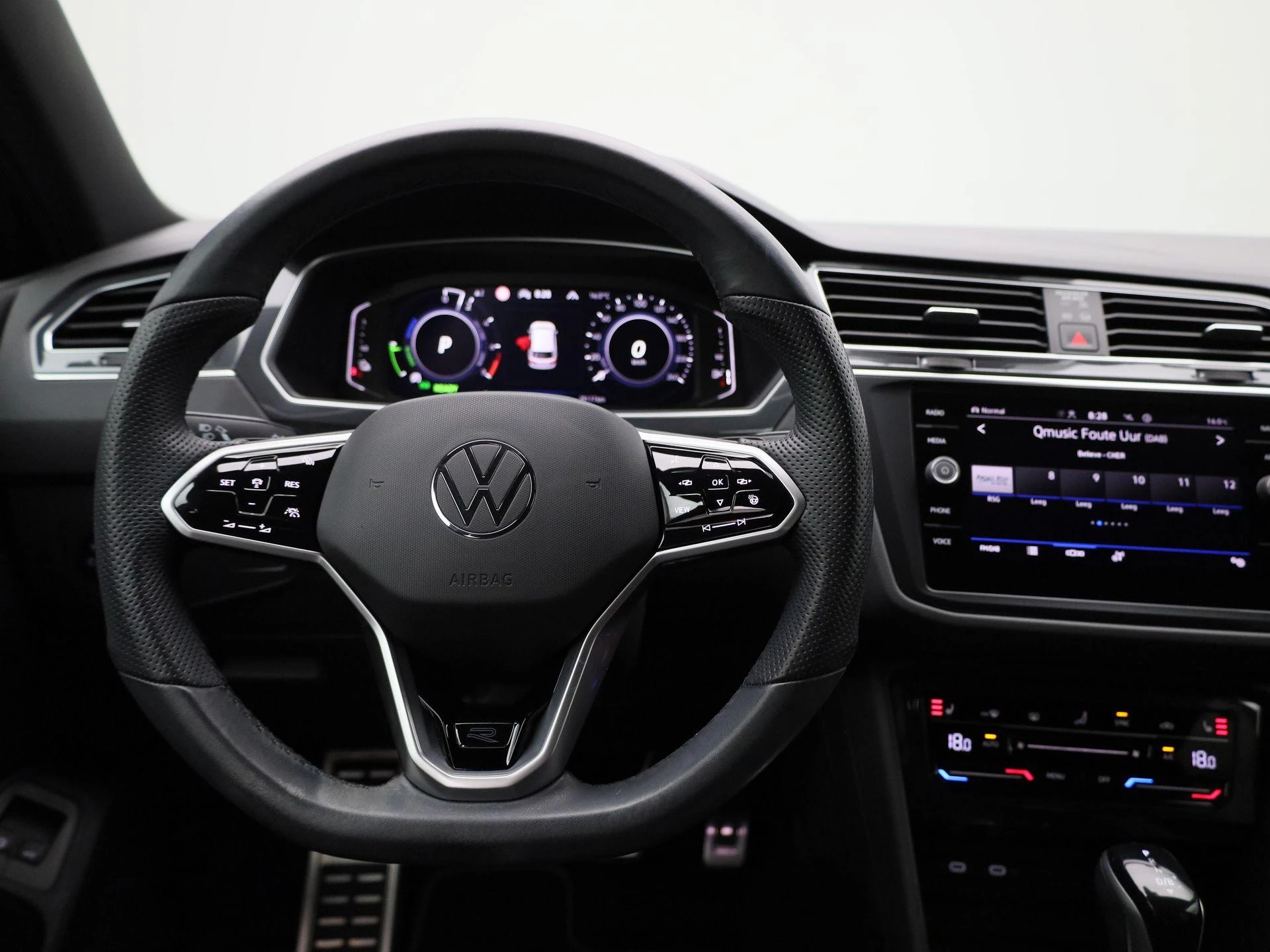 Volkswagen-Tiguan-image-6