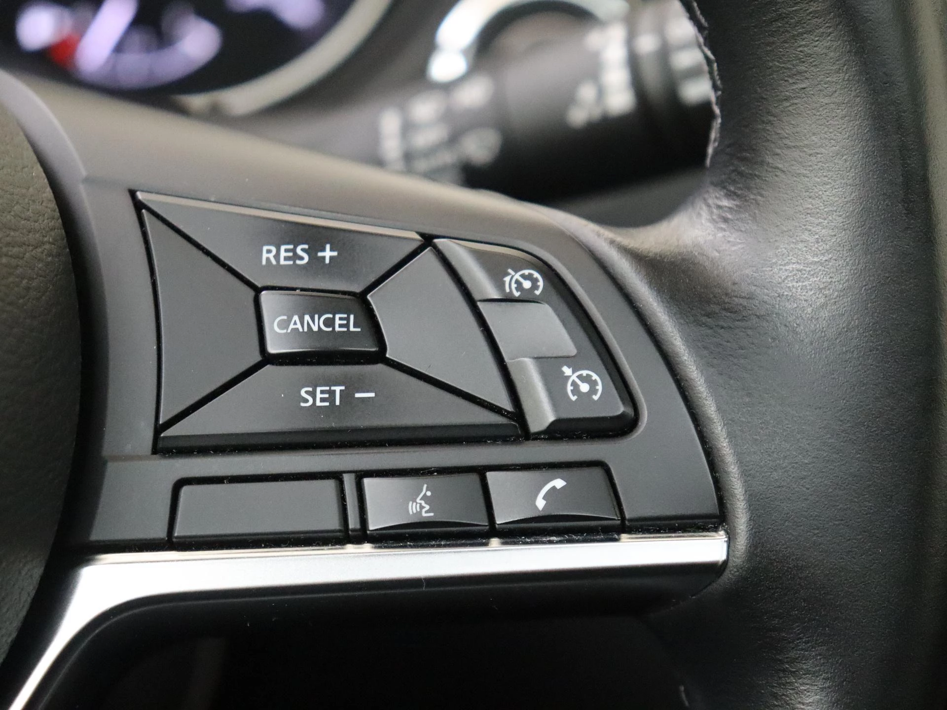 Nissan-QASHQAI-image-13