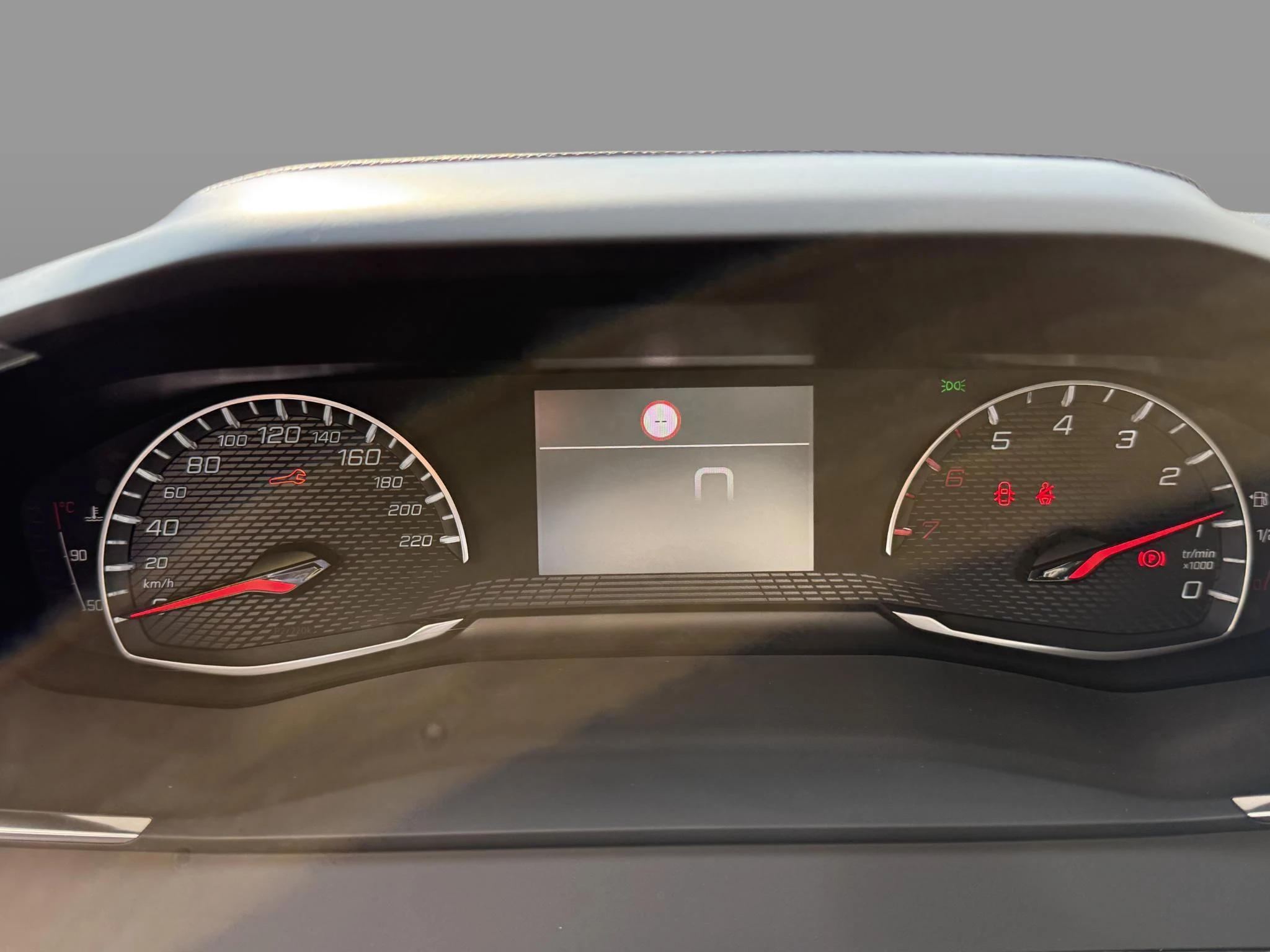 Peugeot-208-image-10