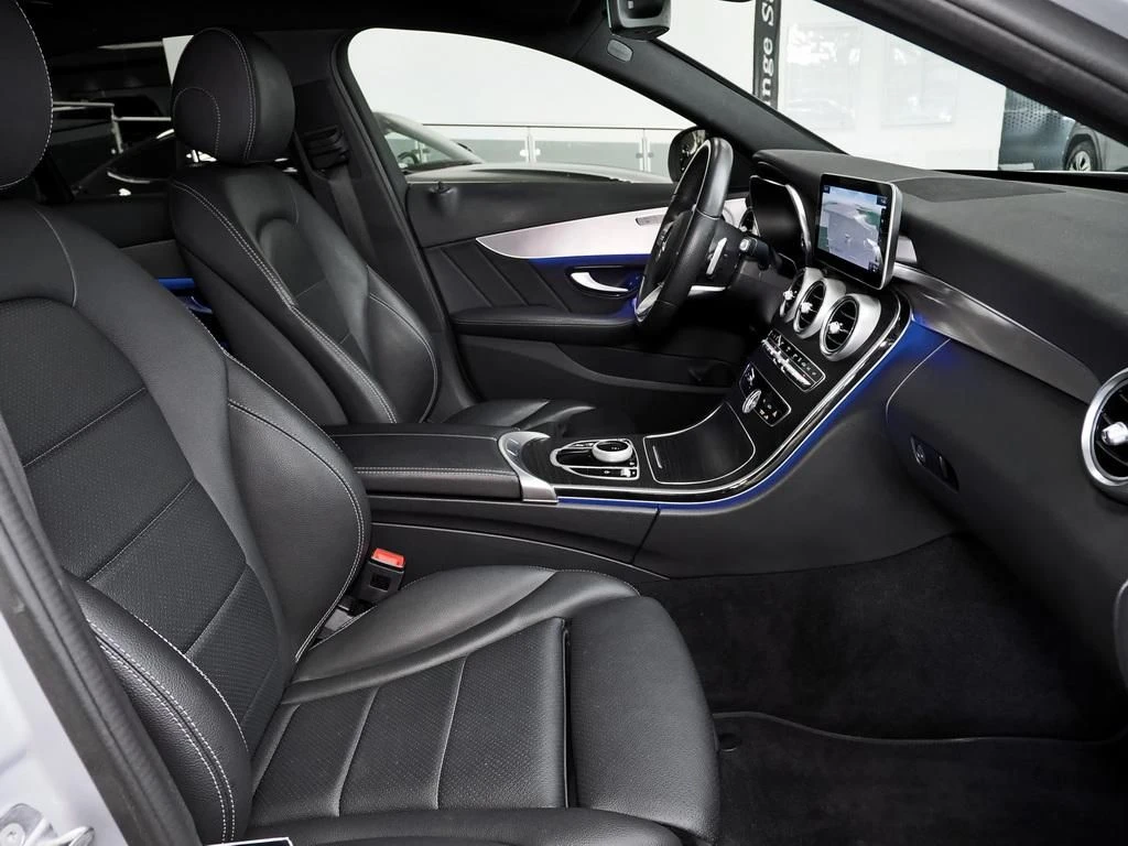 Mercedes-Benz-C-Klasse 300 de-image-12