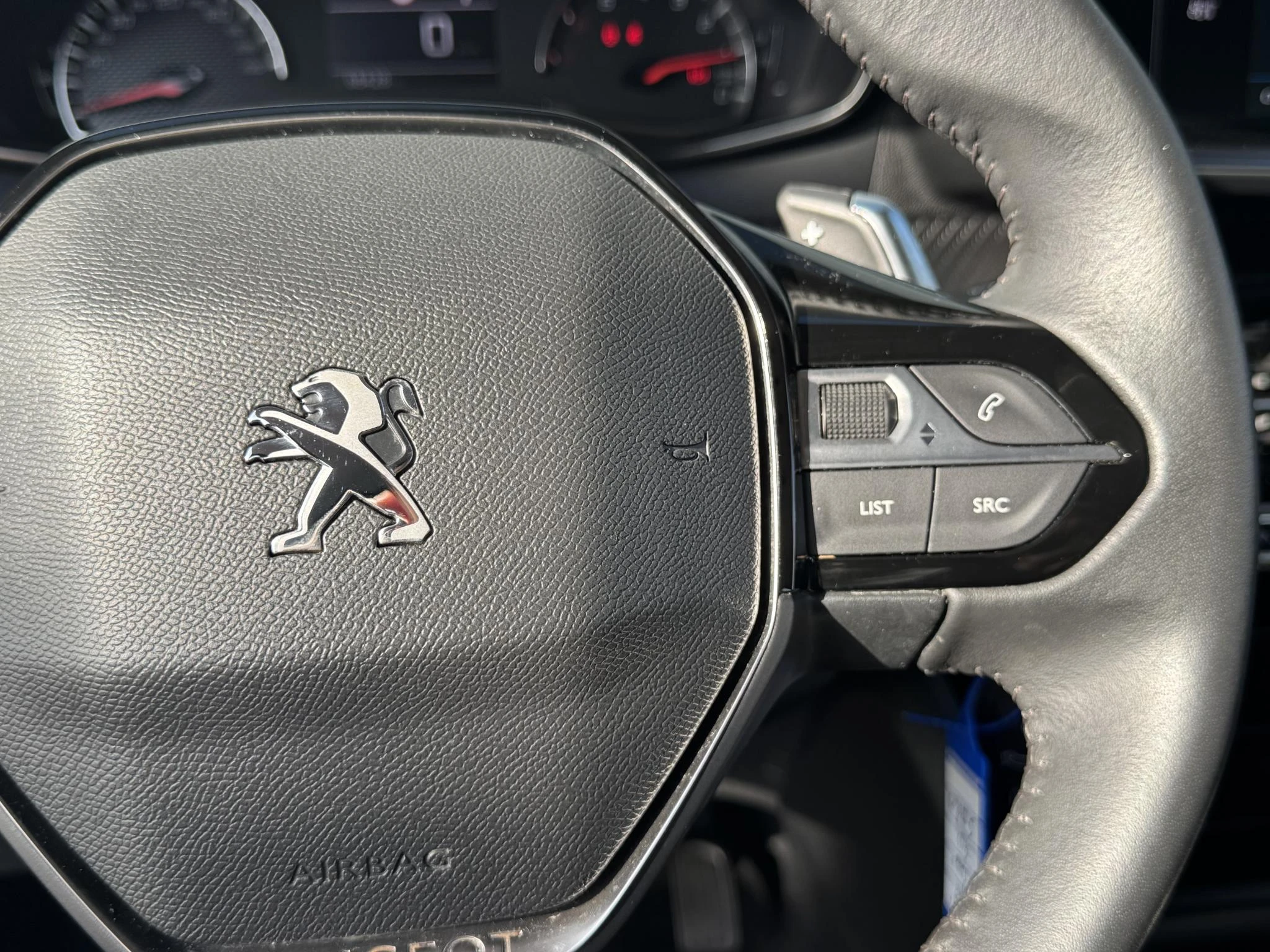 Peugeot-208-image-13