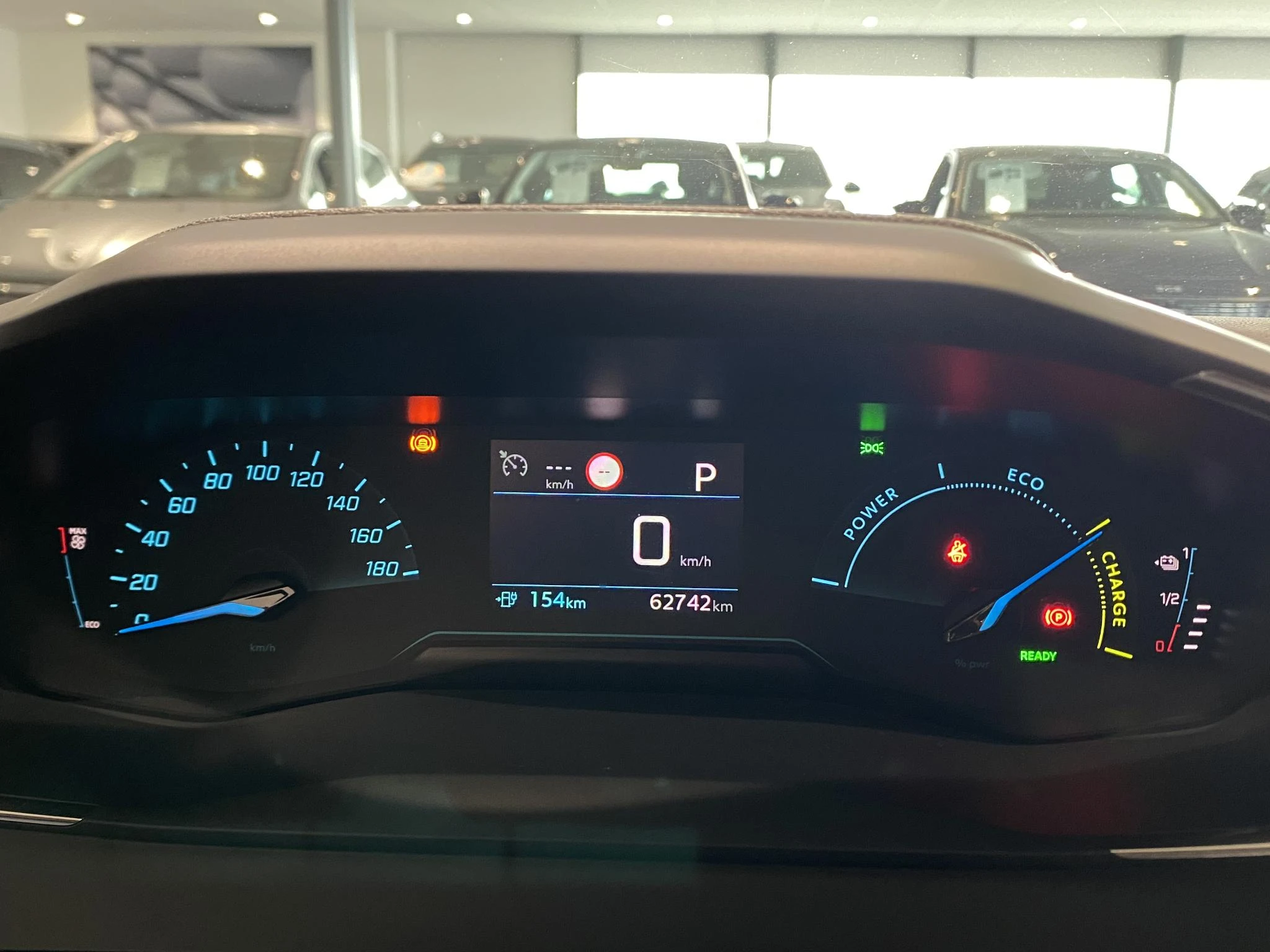 Peugeot-e-208-image-9