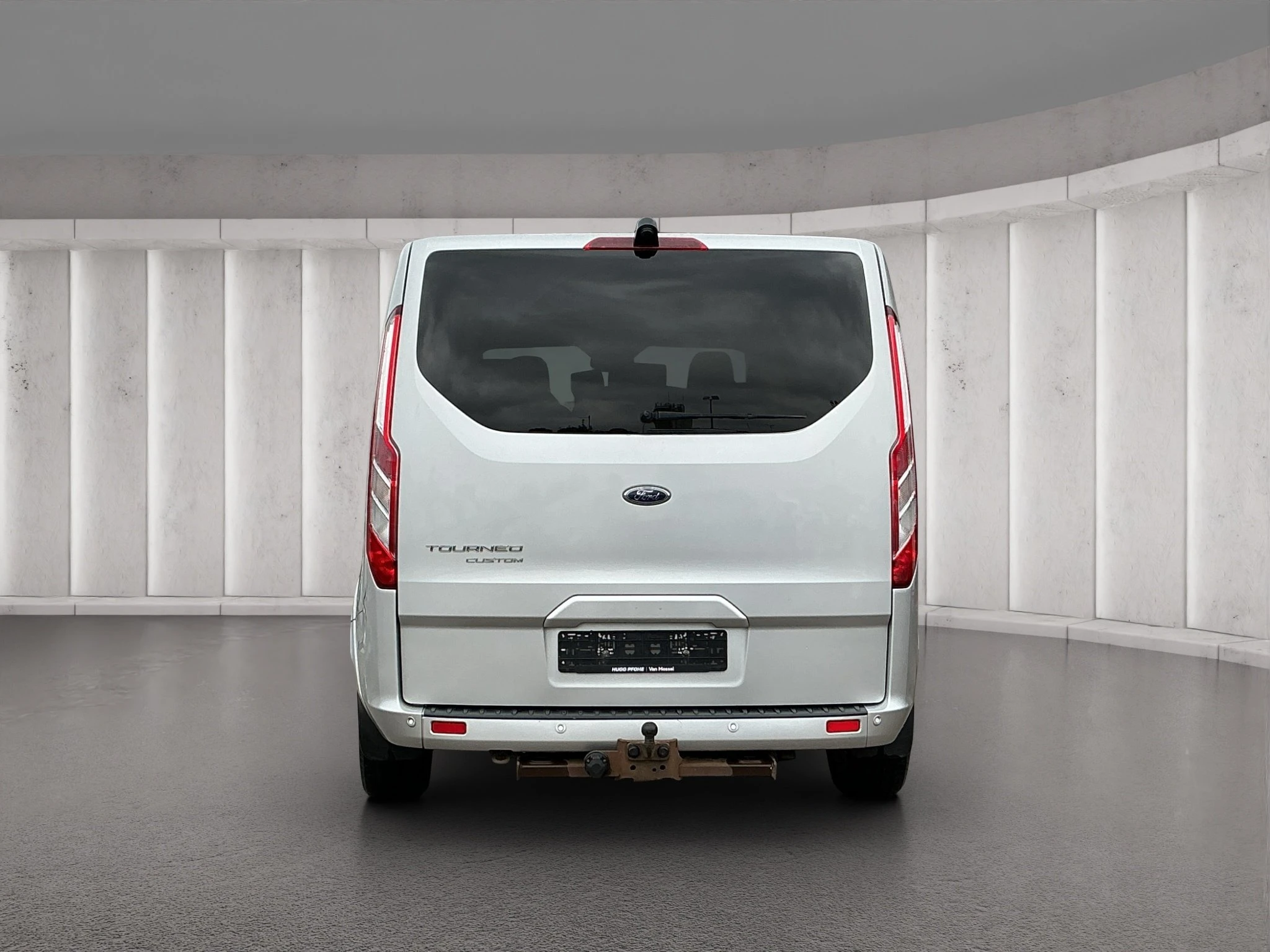 Ford-Tourneo Custom-image-3