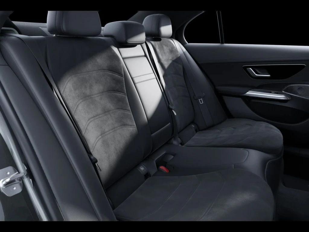Mercedes-Benz-E-Klasse 220 d-image-11