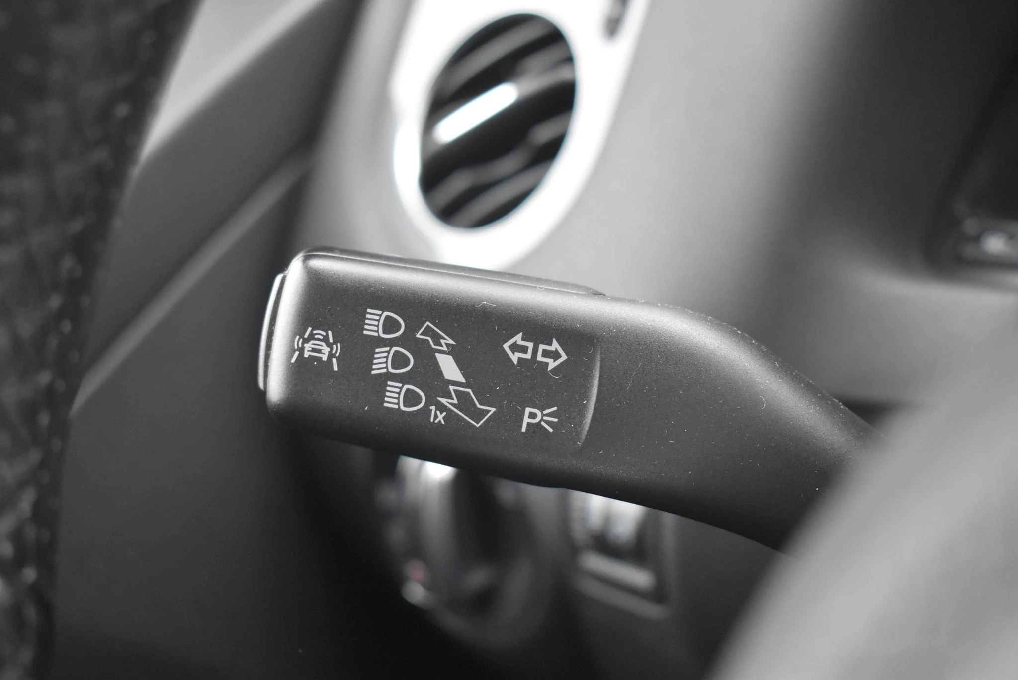 Volkswagen-Tiguan-image-23