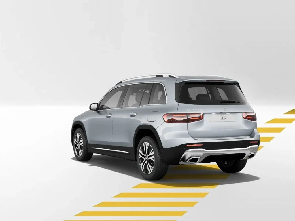 Mercedes-Benz-GLB 200 d-image-4