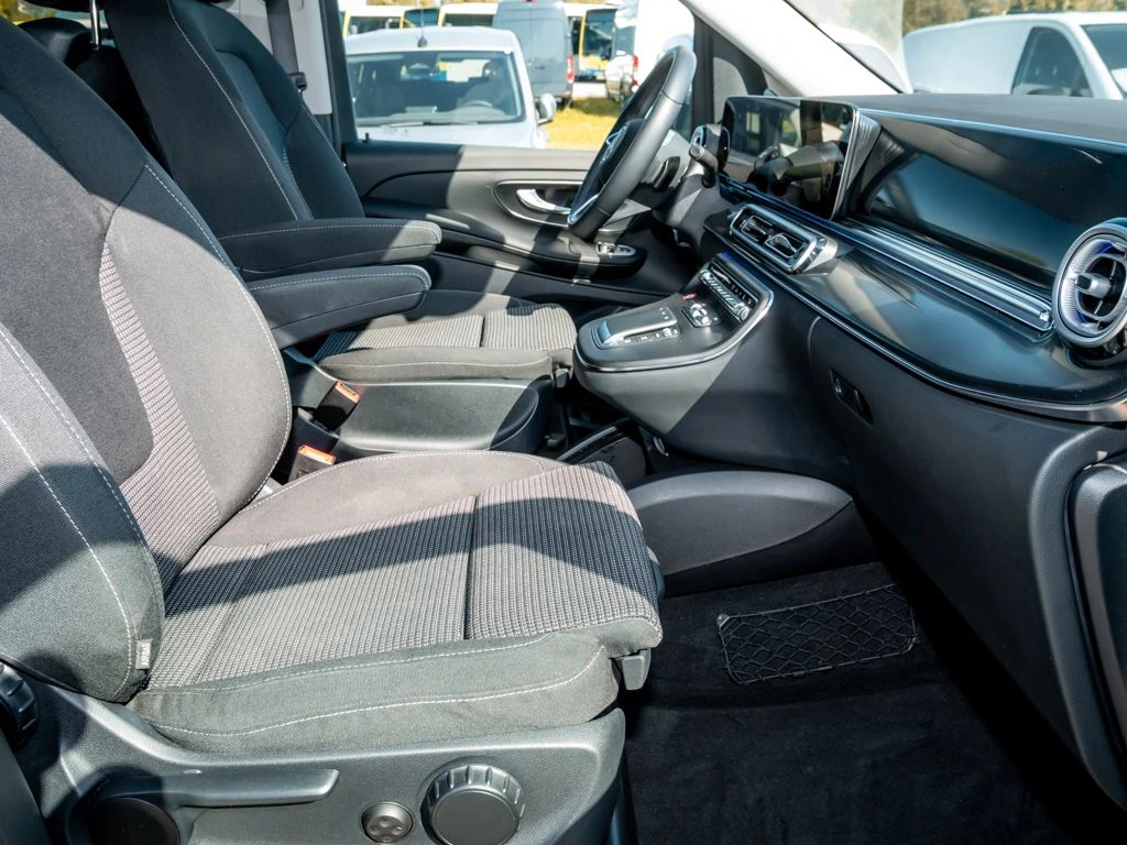 Mercedes-Benz-V-Klasse 220-image-11
