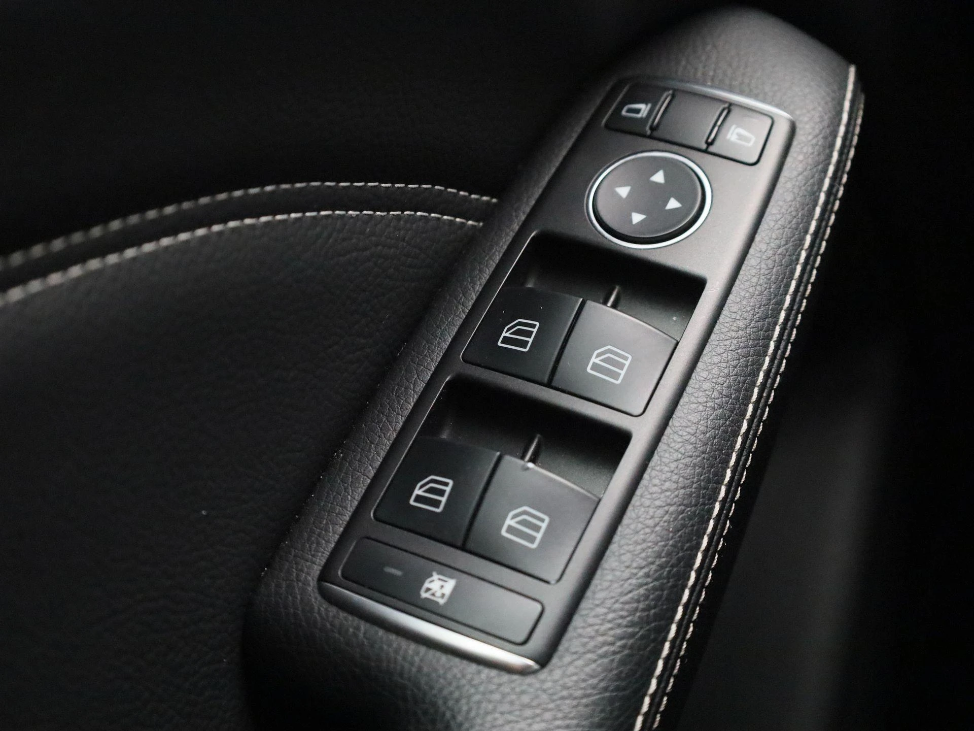 Mercedes-Benz-B-Klasse-image-29