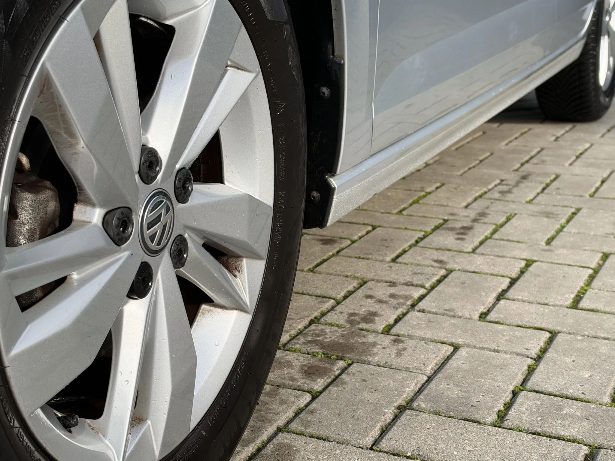Volkswagen-Polo-image-1