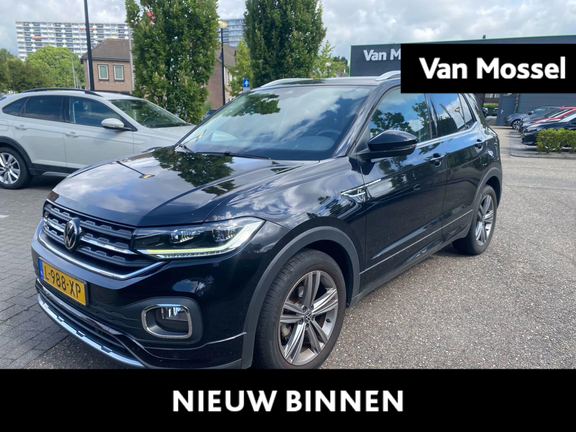 Volkswagen-T-Cross-image-0