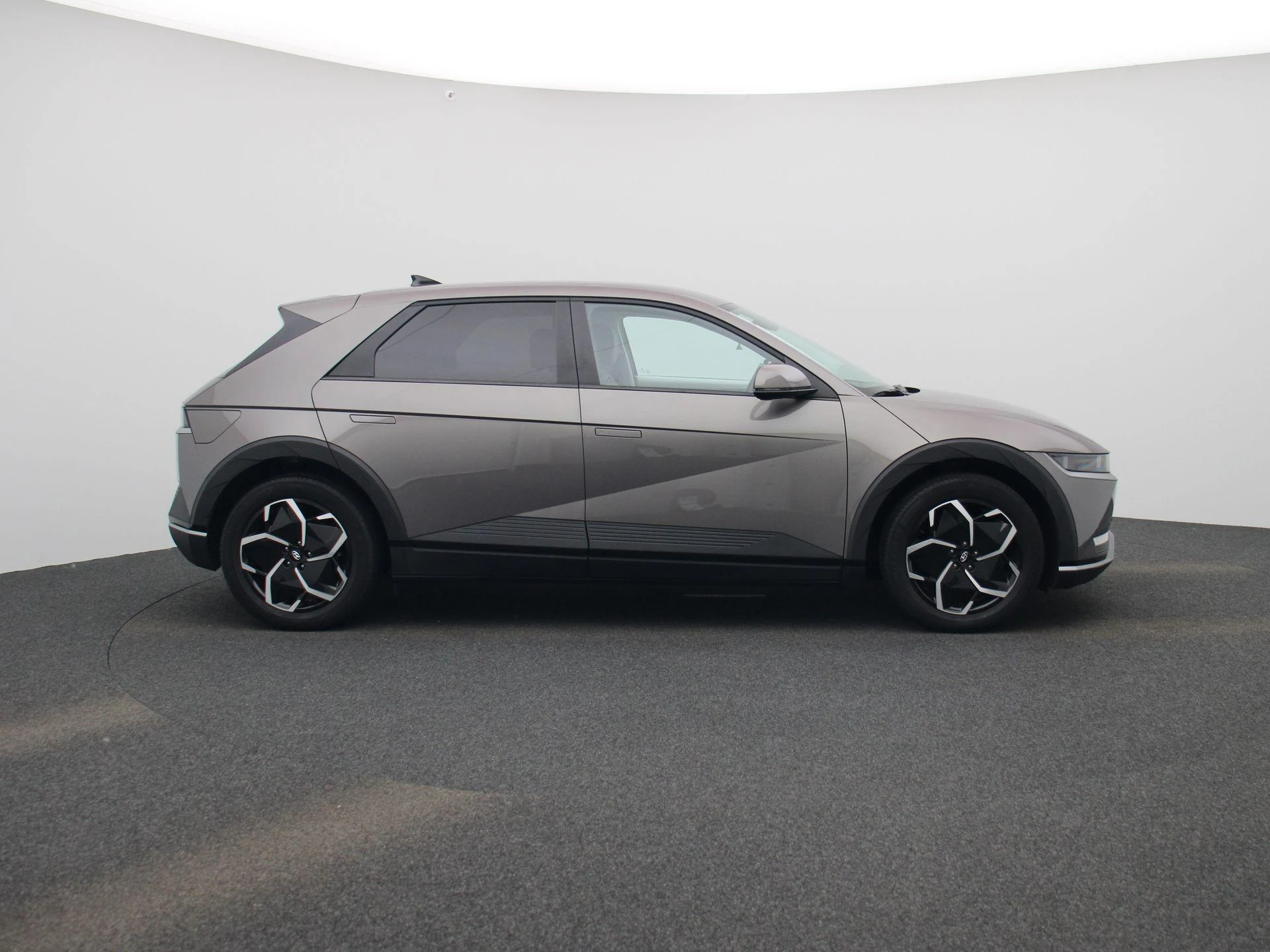 Hyundai-IONIQ 5-image-5