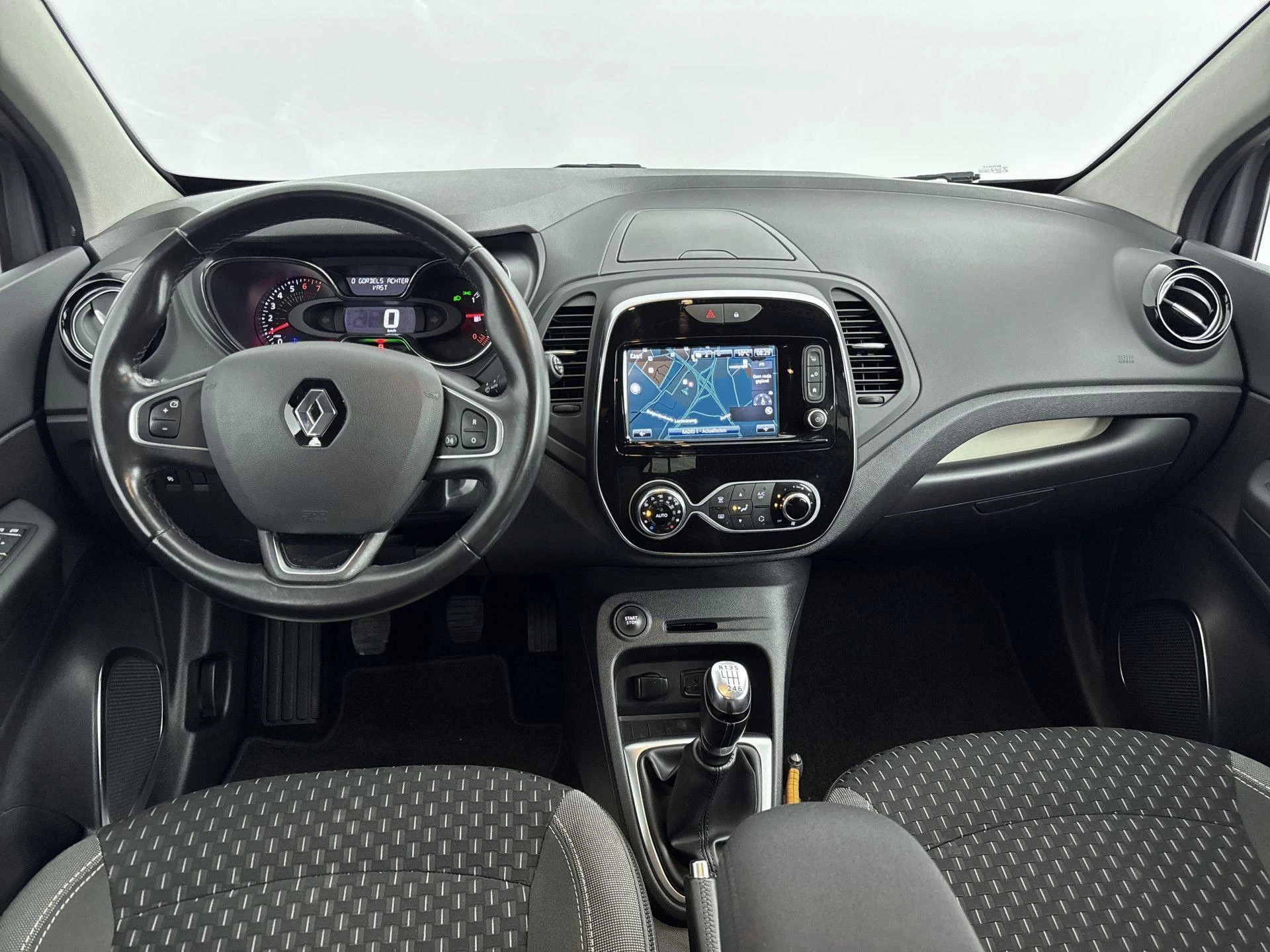 Renault-Captur-image-16