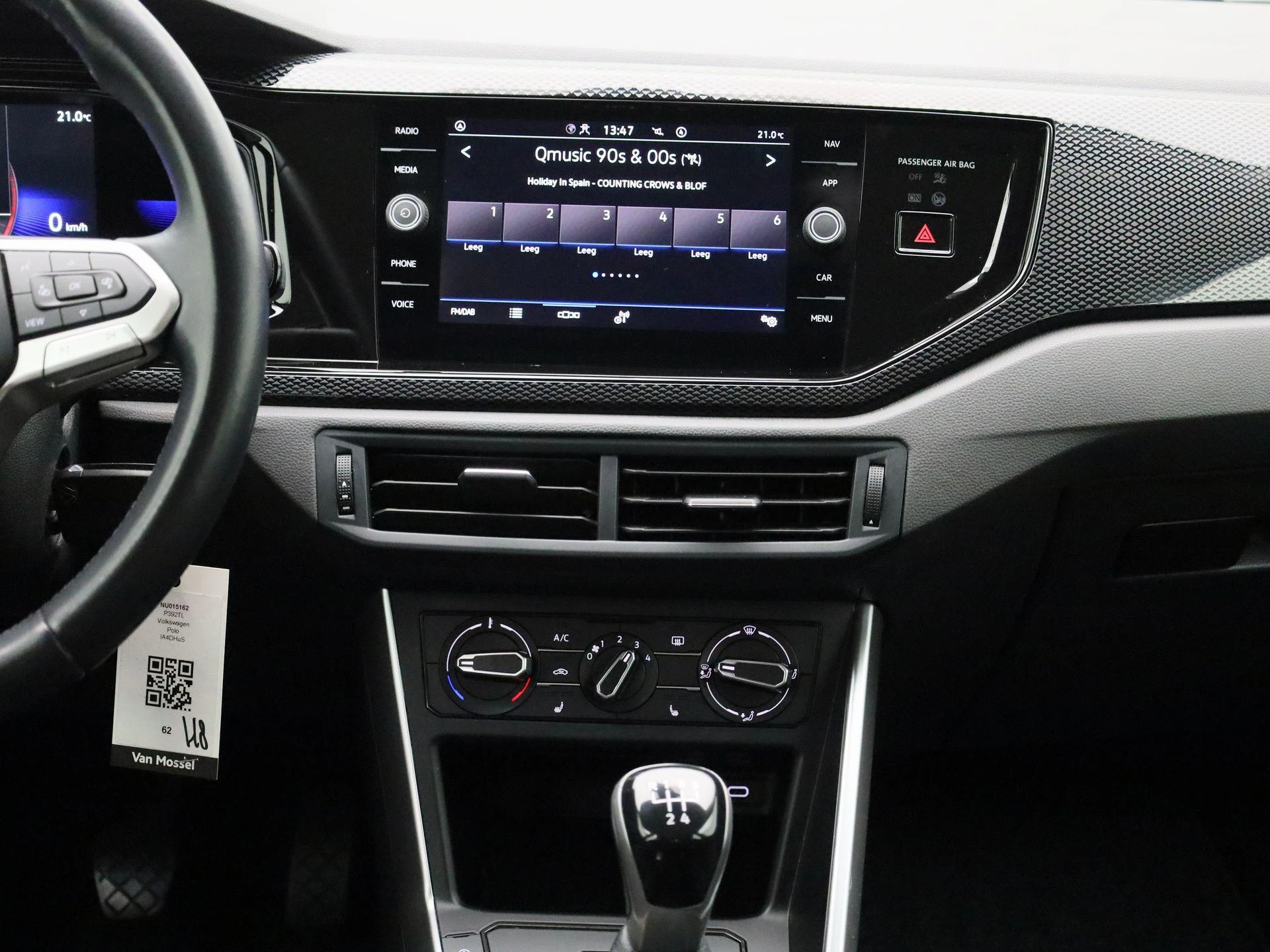 Volkswagen-Polo-image-7