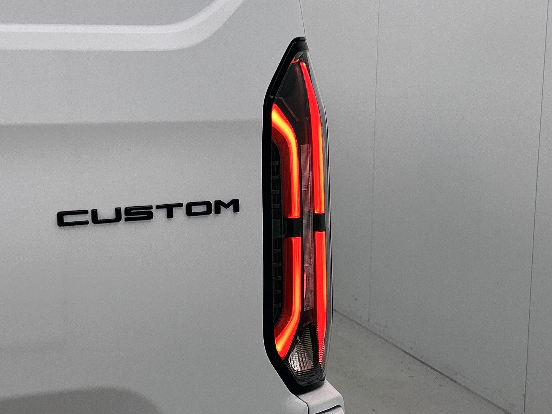 Ford Transit Custom 340 L2H1 Trend 65 kWh