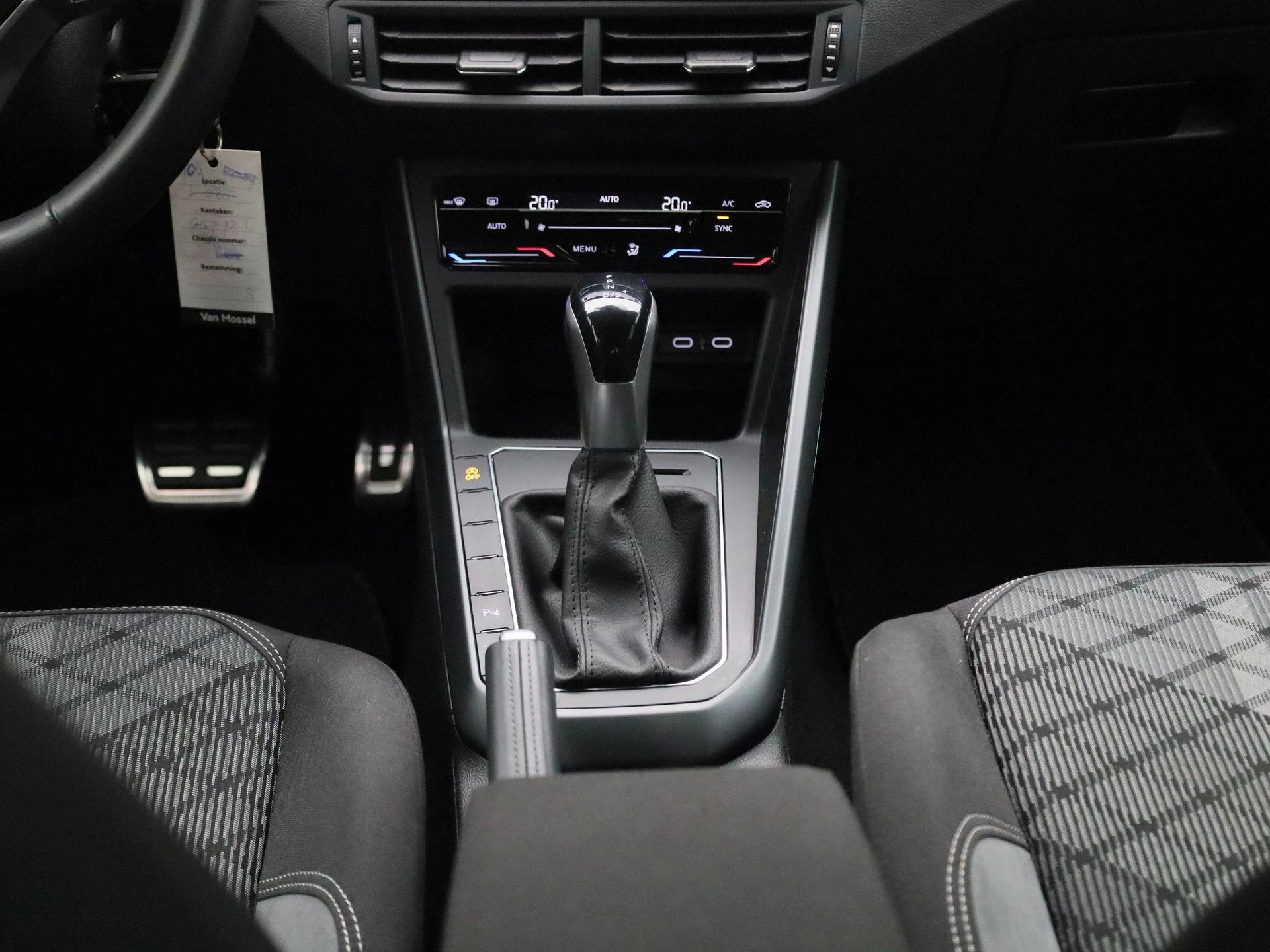 Volkswagen-Taigo-image-8