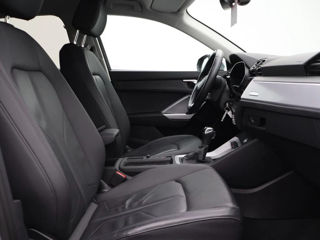 Audi Q3 PHEV Audi Q3 PHEV Attraction 45TFSIe 245PK *AUTOMAAT*LEDER*NAVI*PDC*CRUISE*VIRTUAL COCKPIT*...*