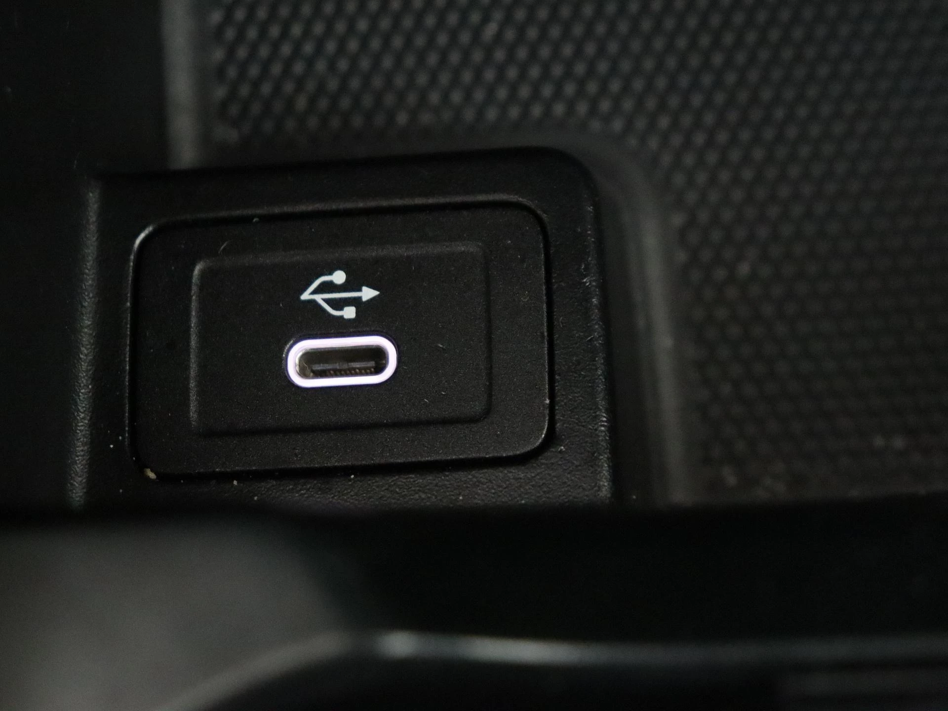 Mercedes-Benz-B-Klasse-image-24