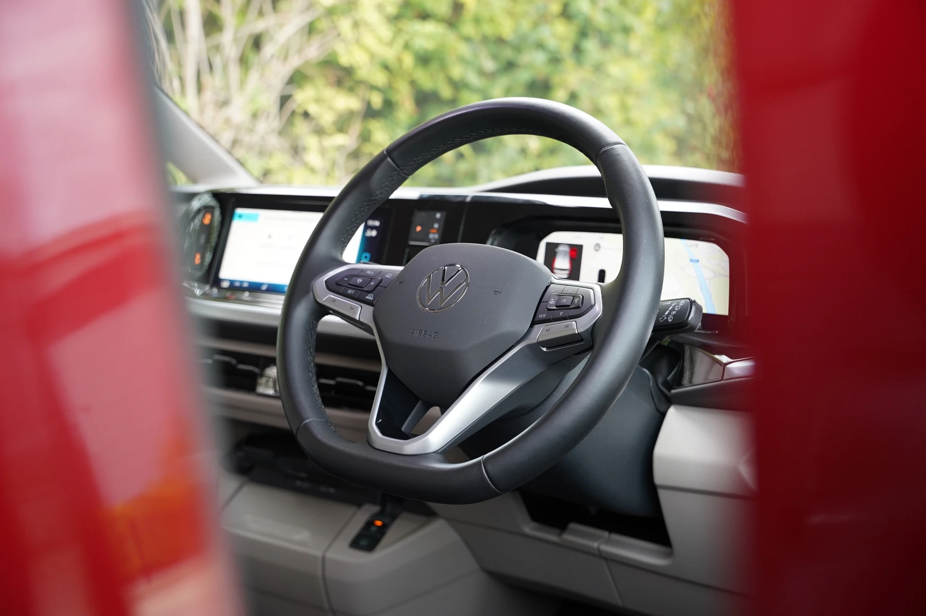 Volkswagen-Multivan-image-16