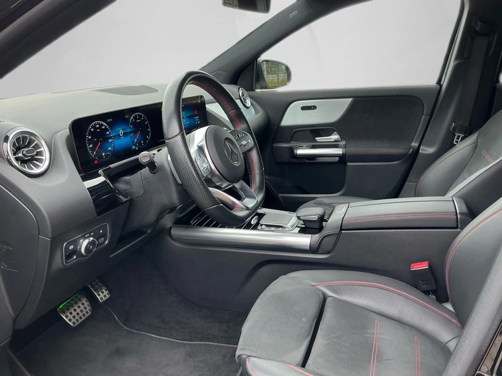 Mercedes-Benz-GLA 250-image-9