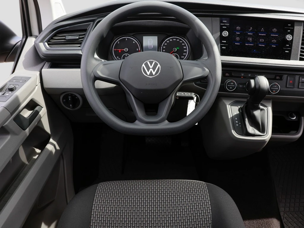 Volkswagen-Transporter-image-11